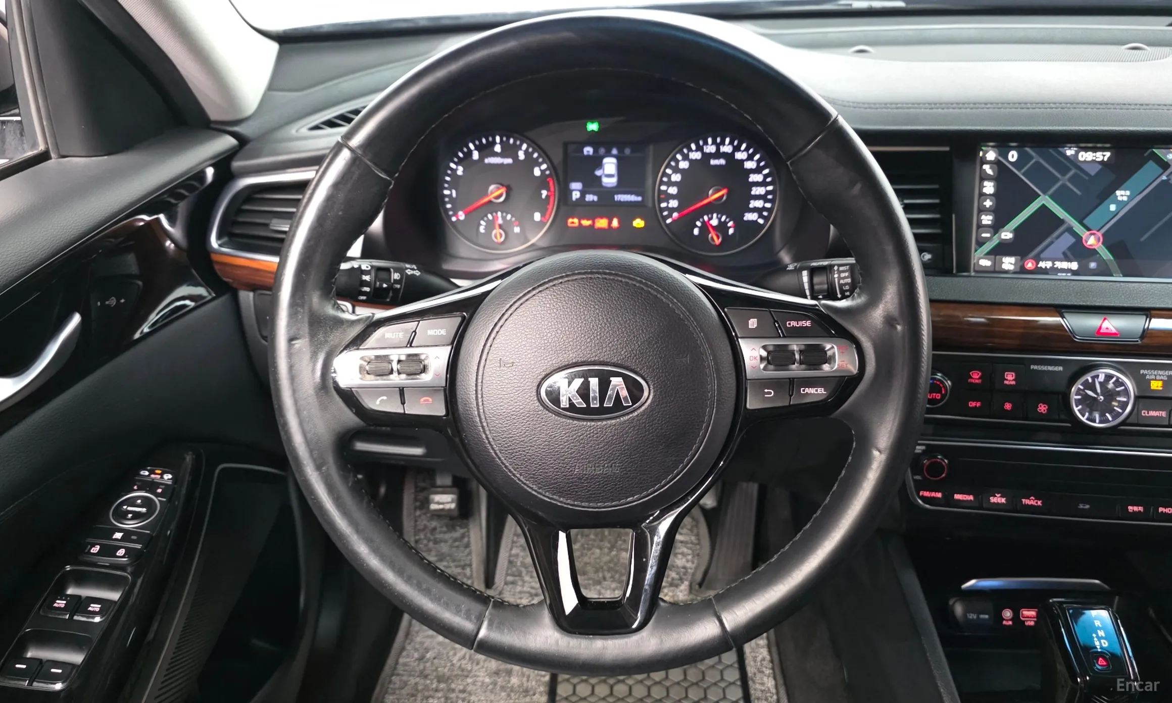 Kia K7 превью 13