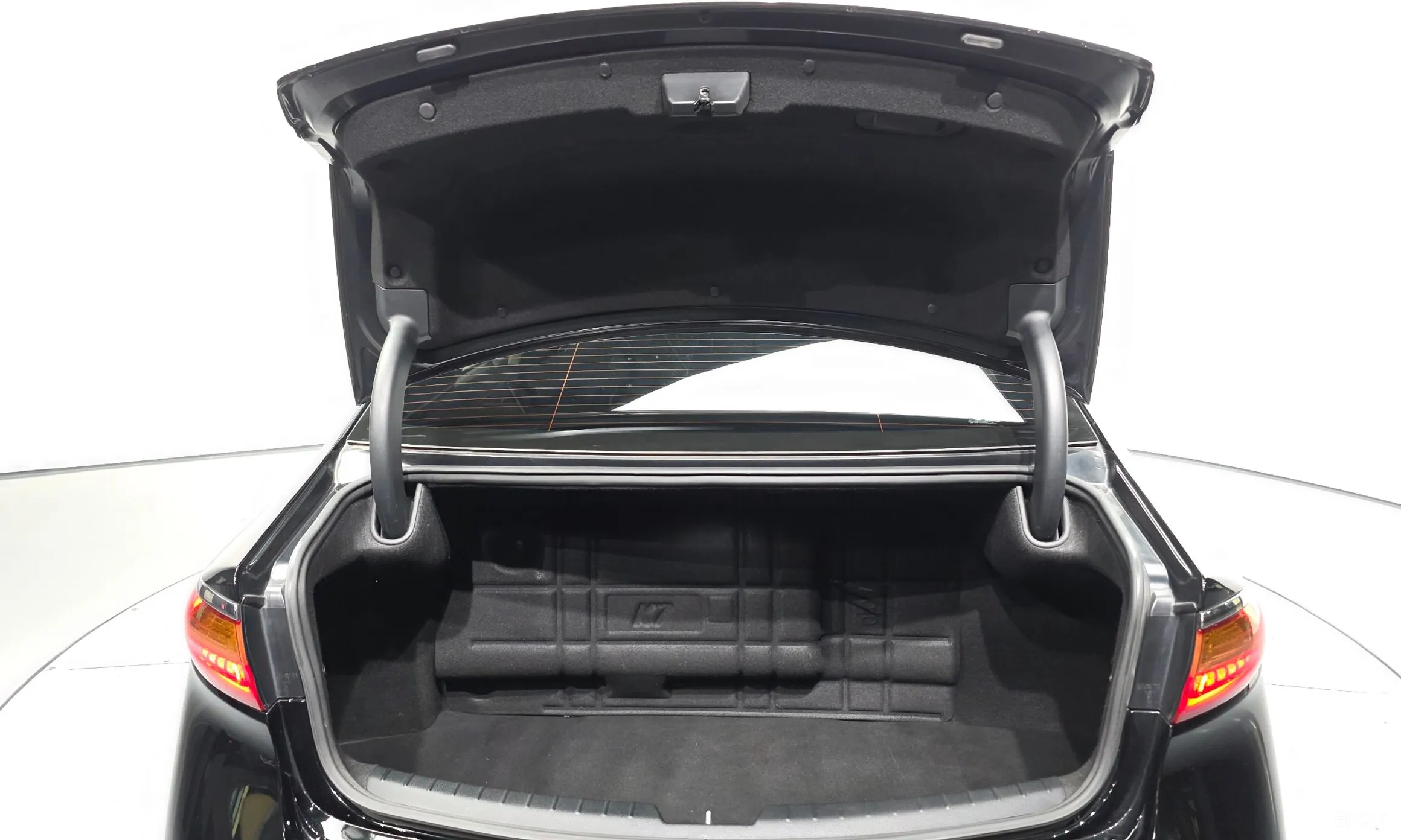 Kia K7 превью 20