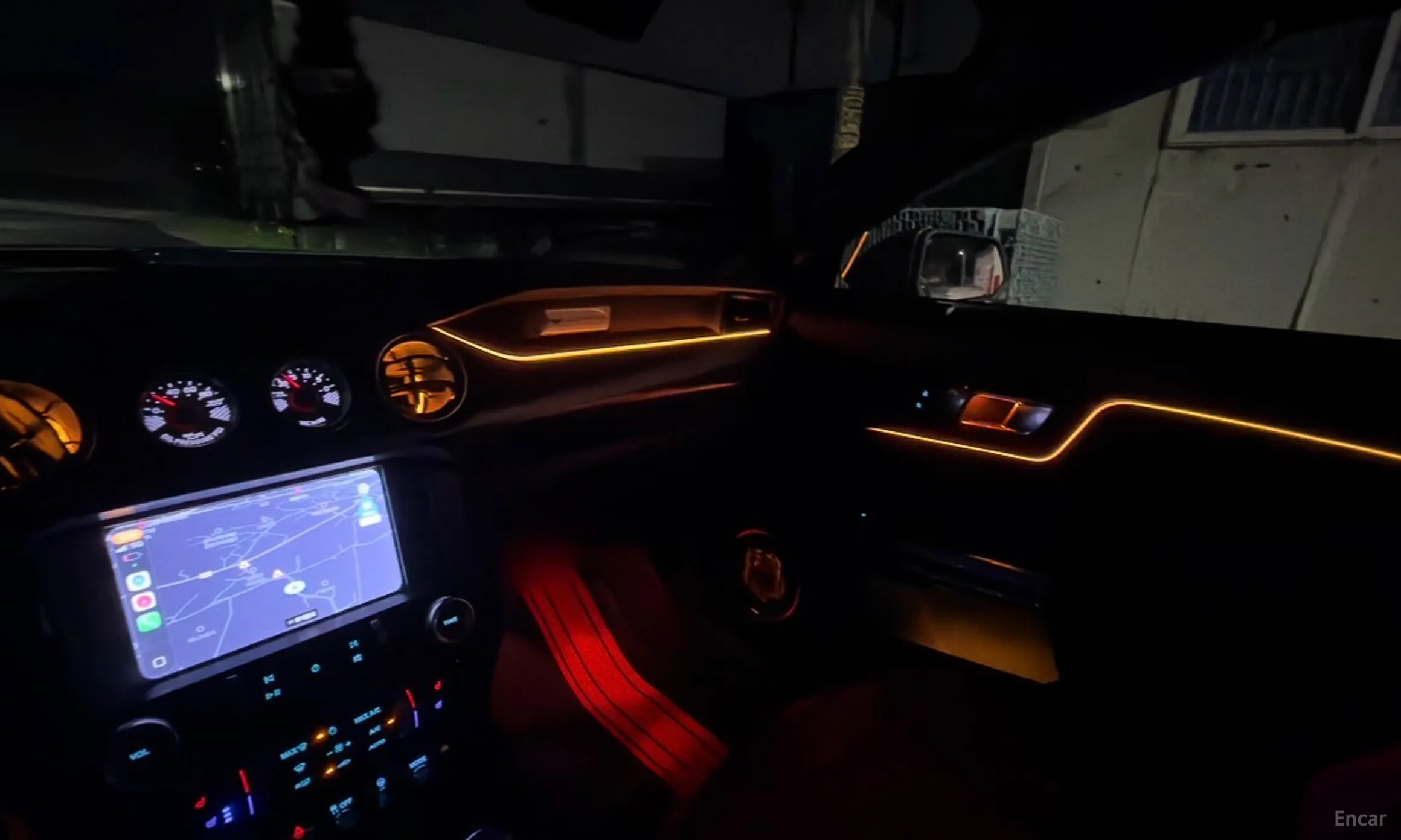 Ford Mustang превью 12