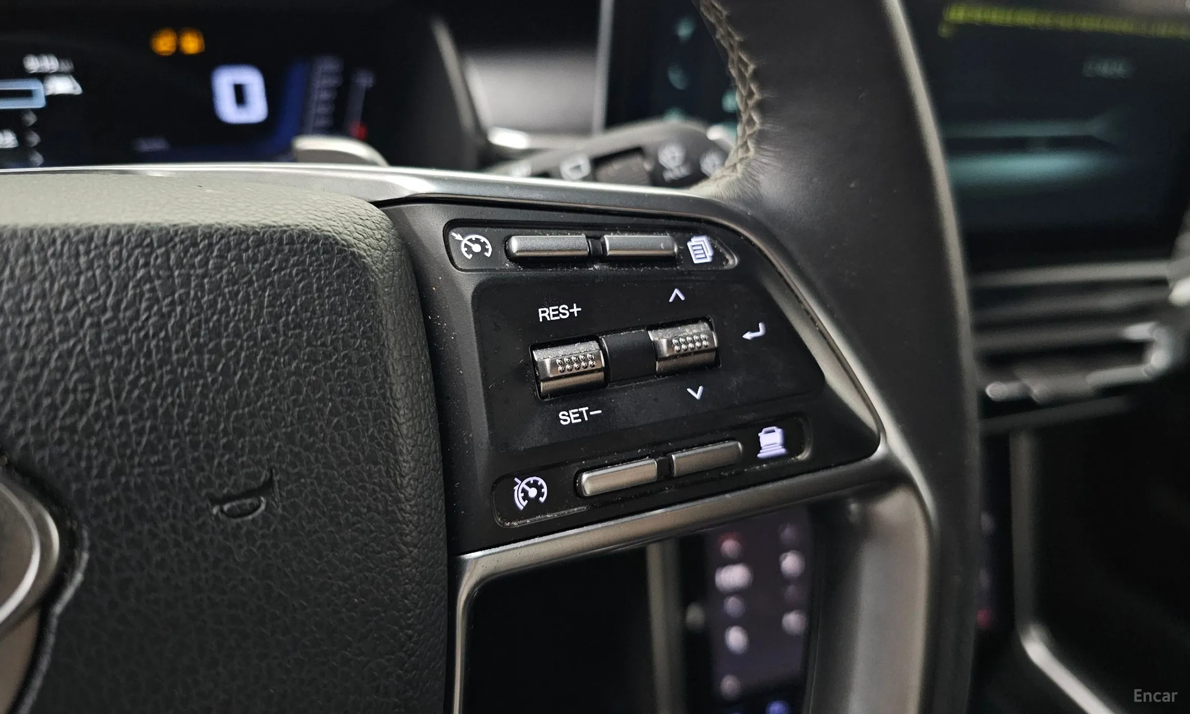 KG Mobility (SsangYong) Torres превью 15