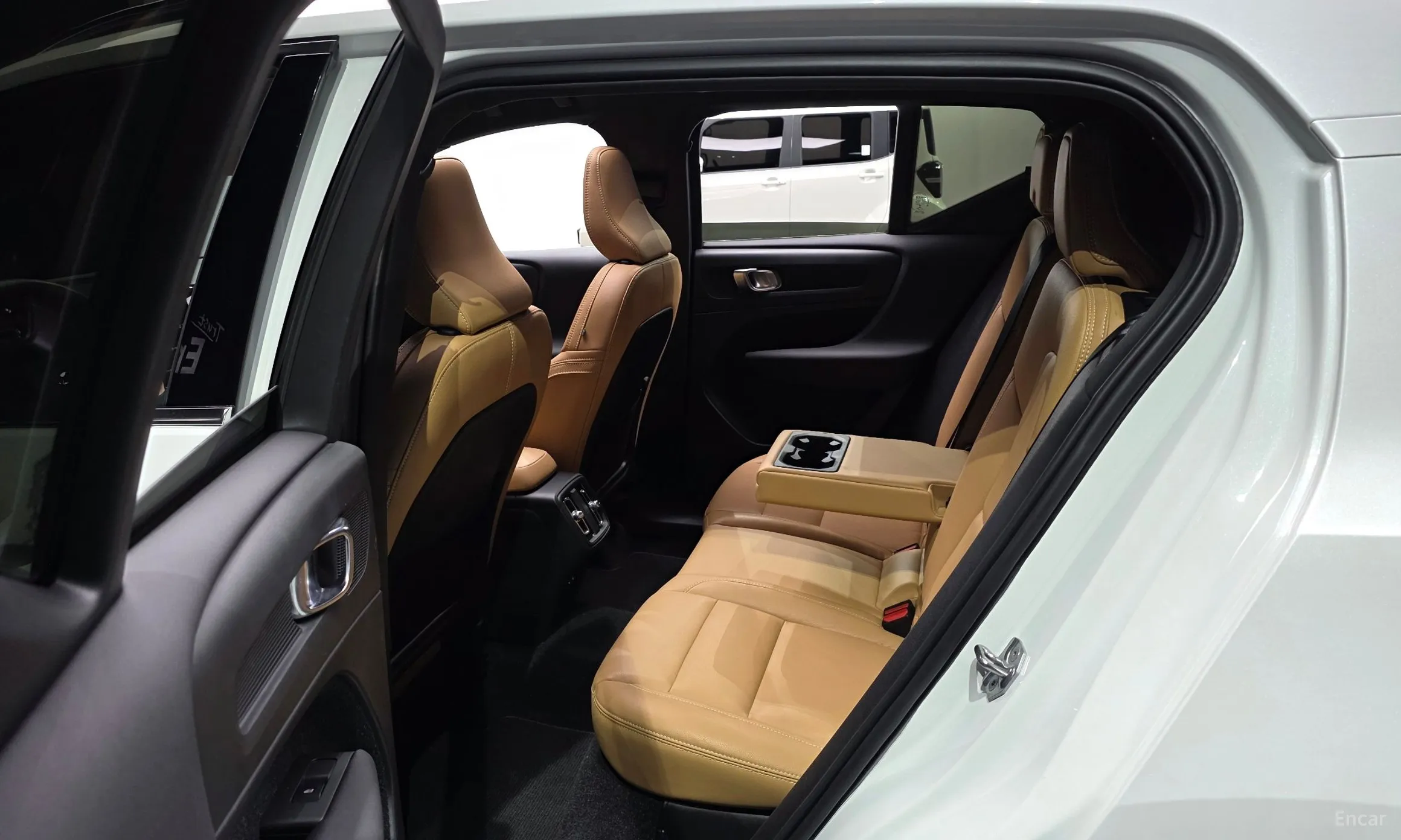 Volvo XC40 превью 12