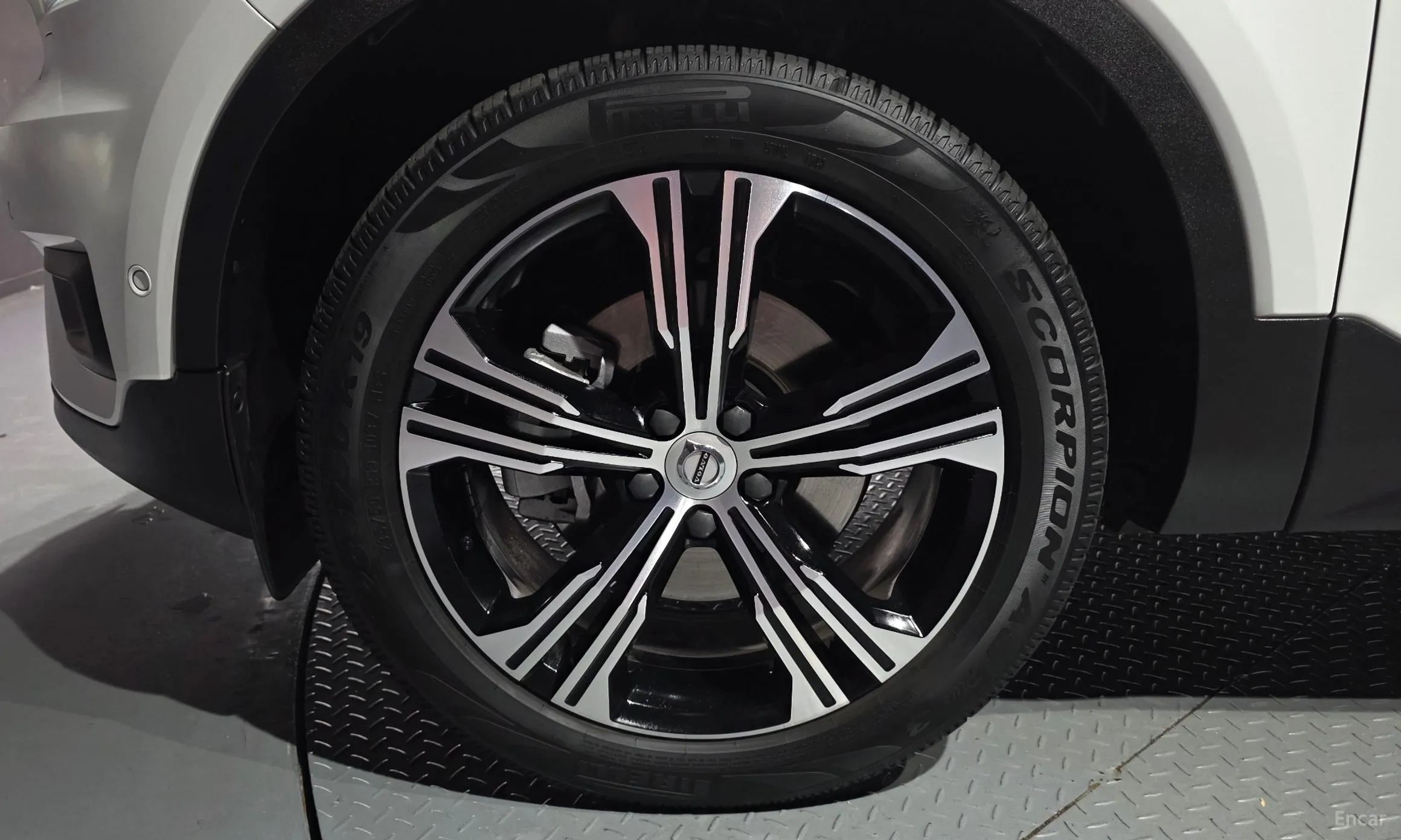 Volvo XC40 превью 5
