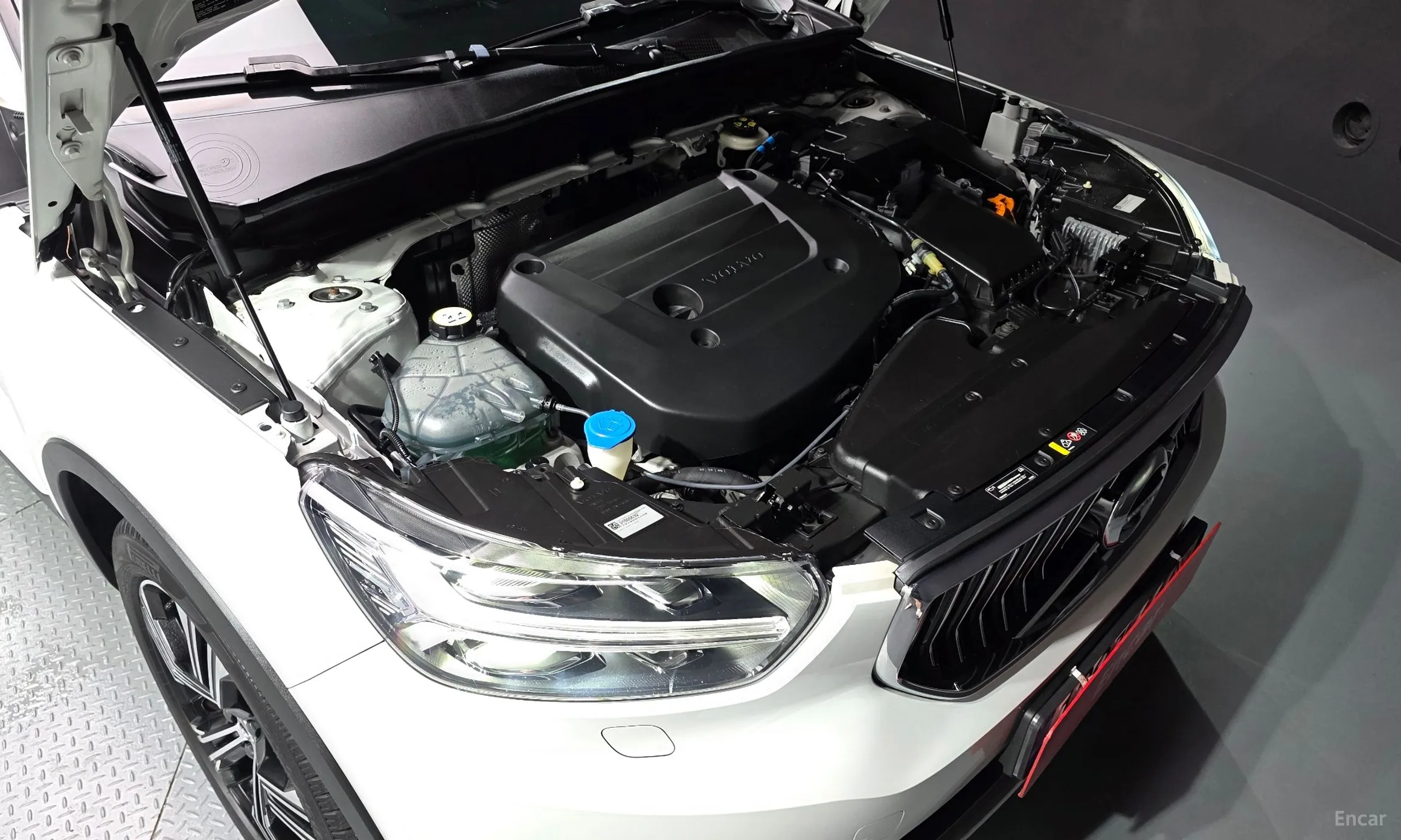 Volvo XC40 превью 6