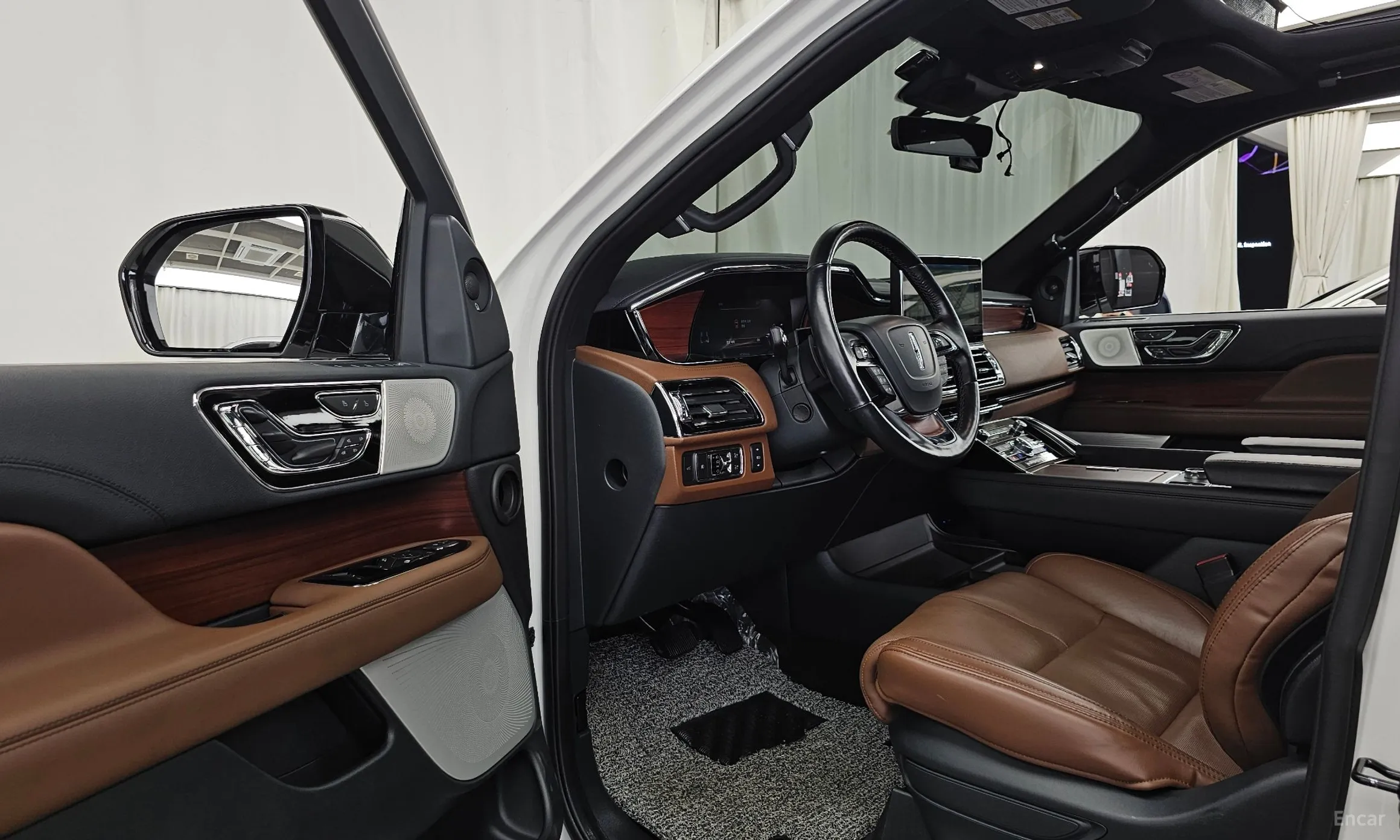 Lincoln Navigator 4th generation превью 10