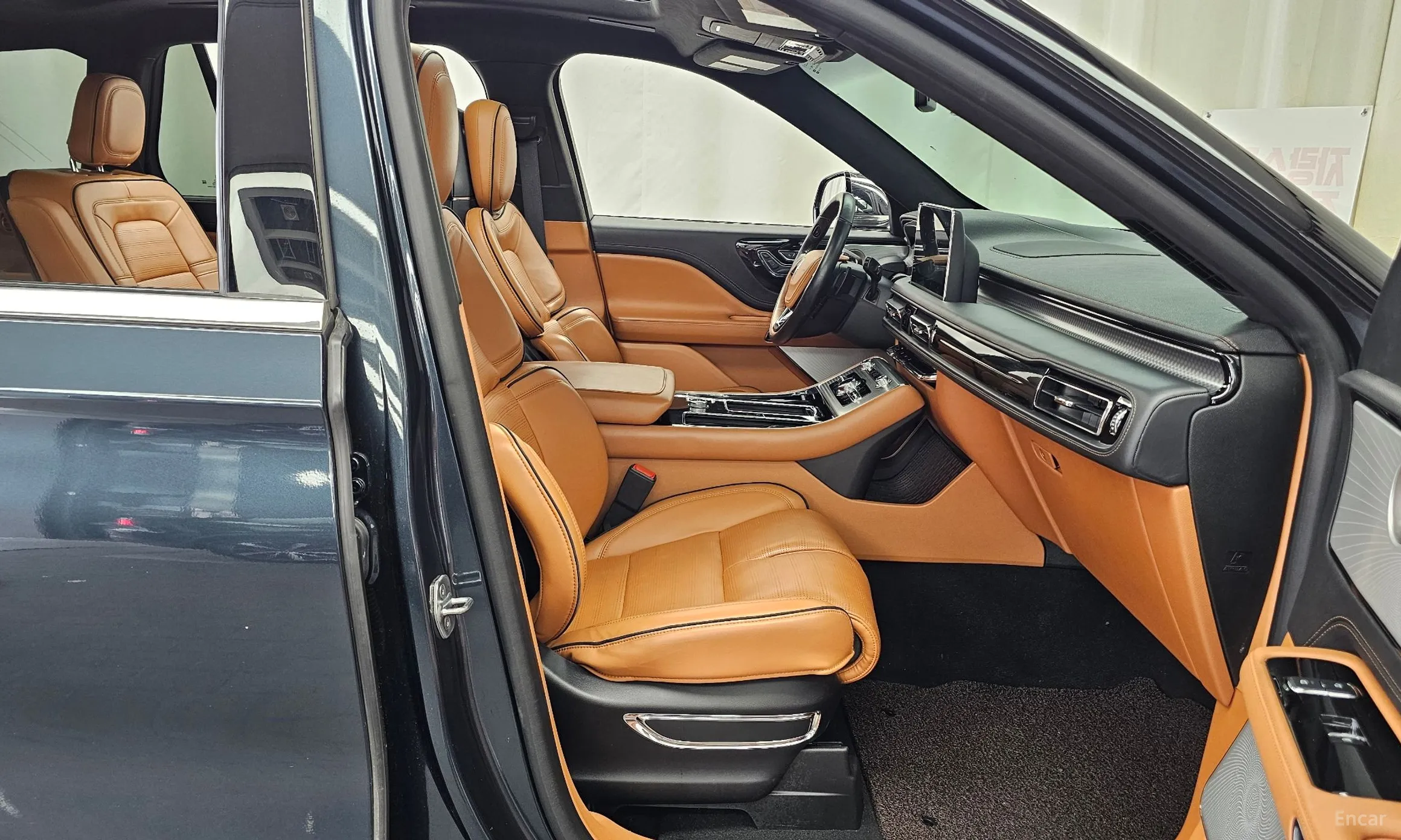 Lincoln Aviator 2nd Generation превью 11