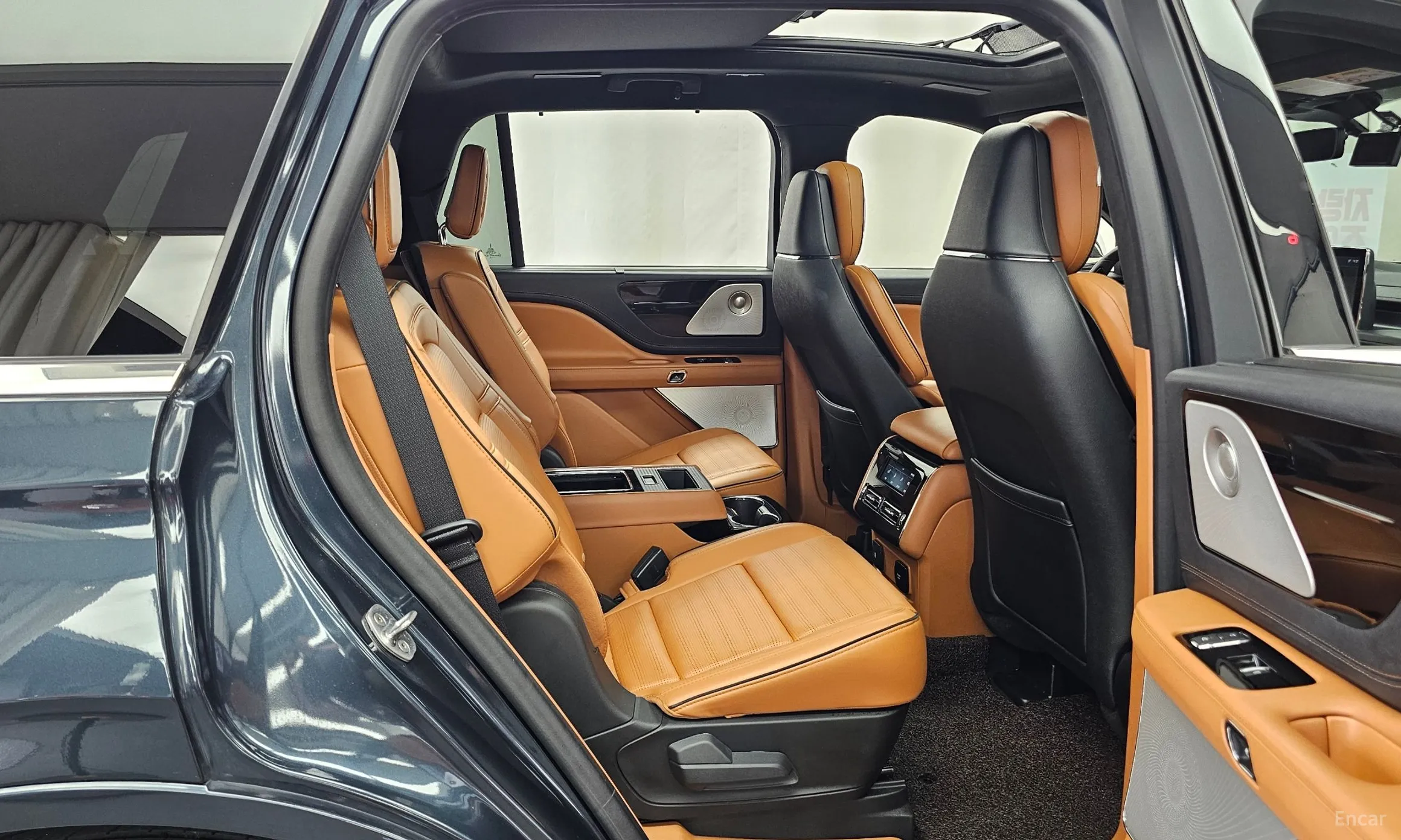 Lincoln Aviator 2nd Generation превью 12