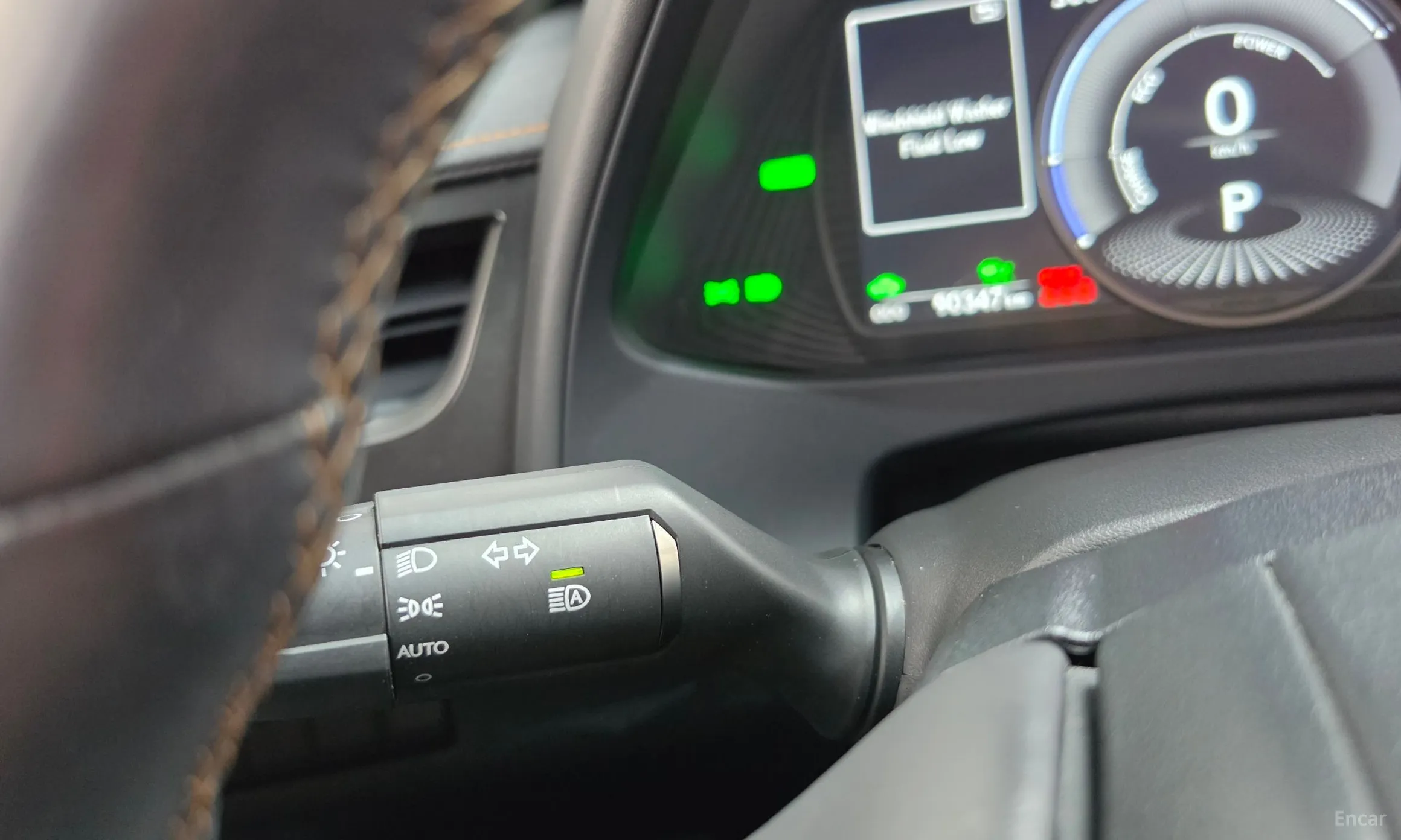 Lexus UX250h превью 20