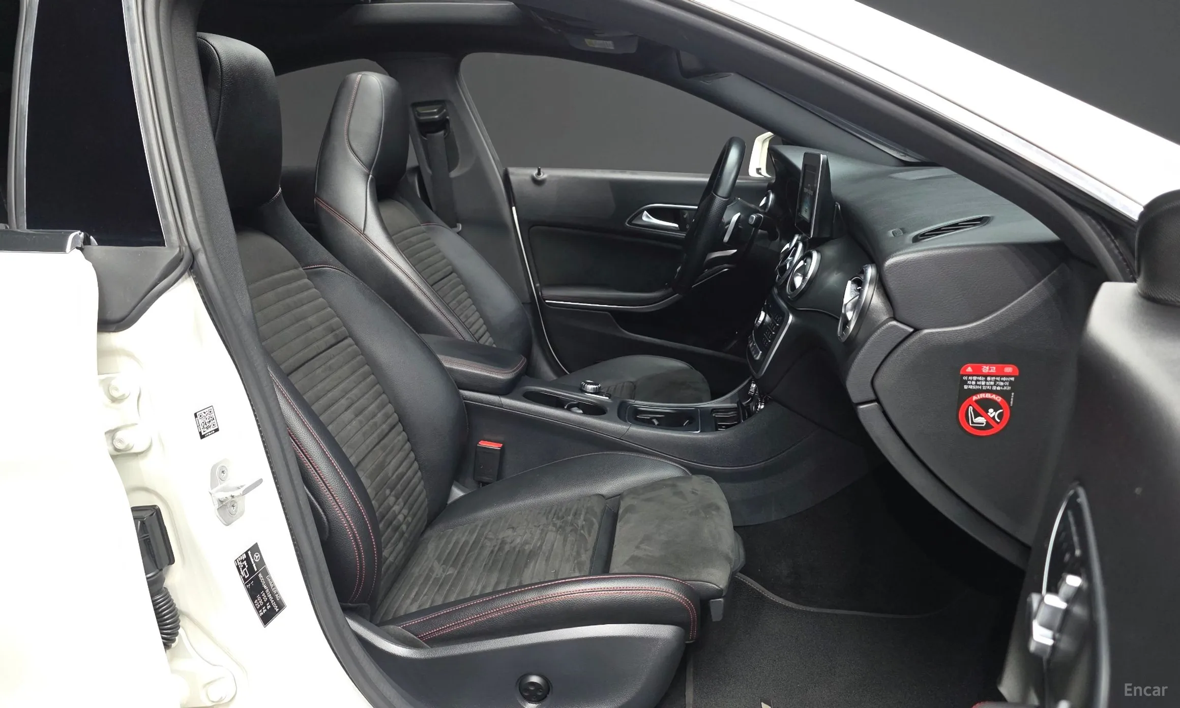 Mercedes Benz CLA-Class C117 превью 12