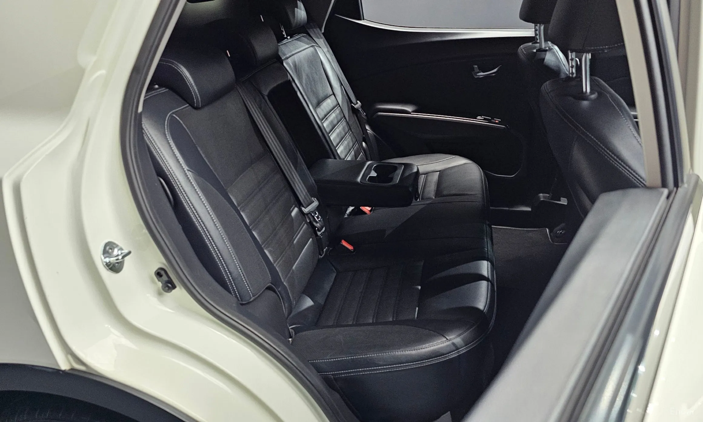 KG Mobility (SsangYong) Tivoli Air превью 11