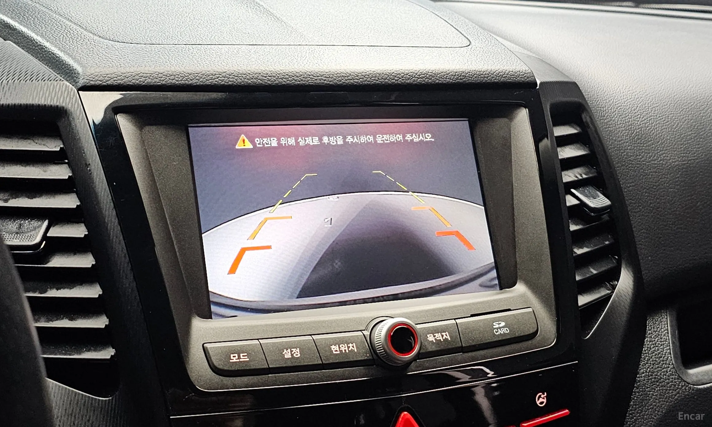 KG Mobility (SsangYong) Tivoli Air превью 15