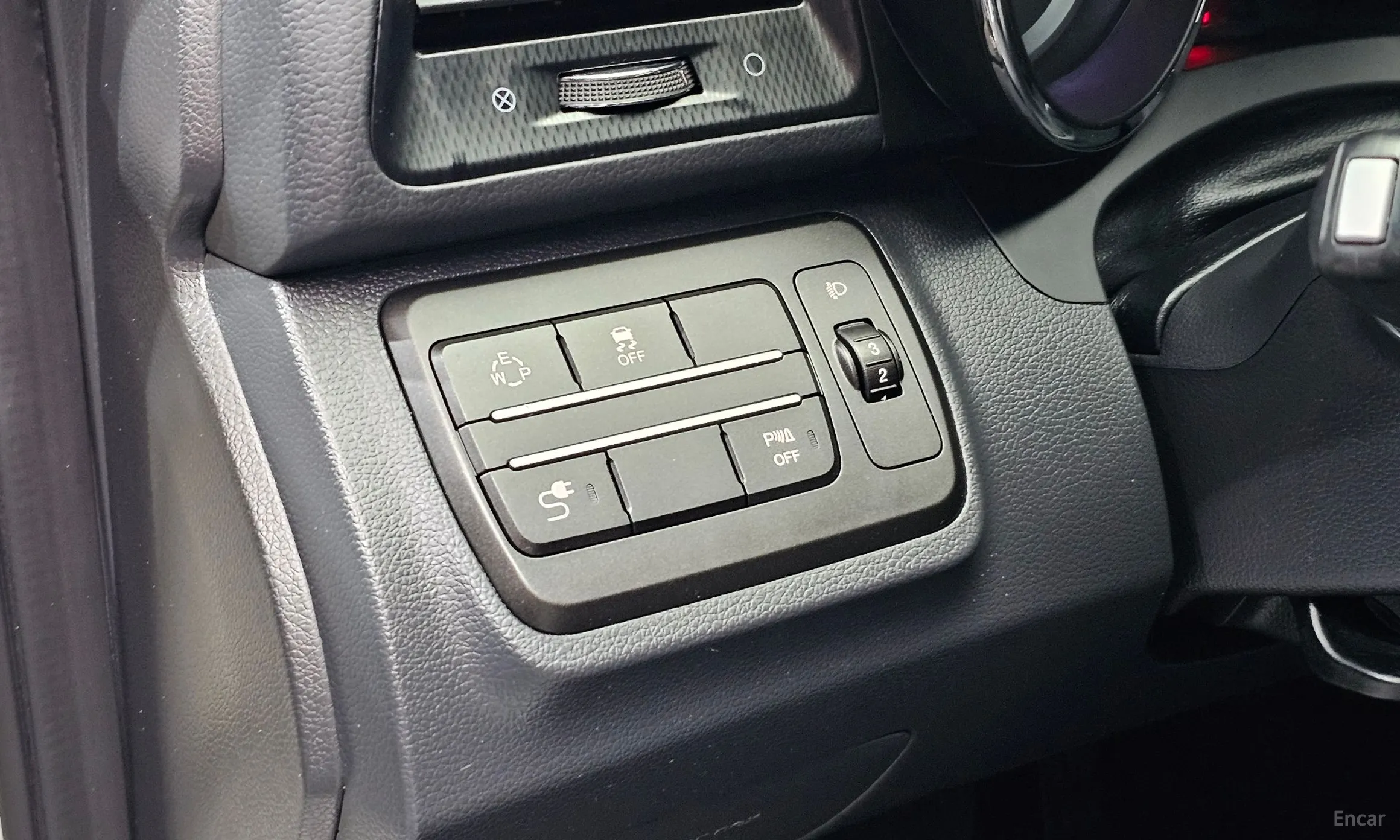 KG Mobility (SsangYong) Tivoli Air превью 16