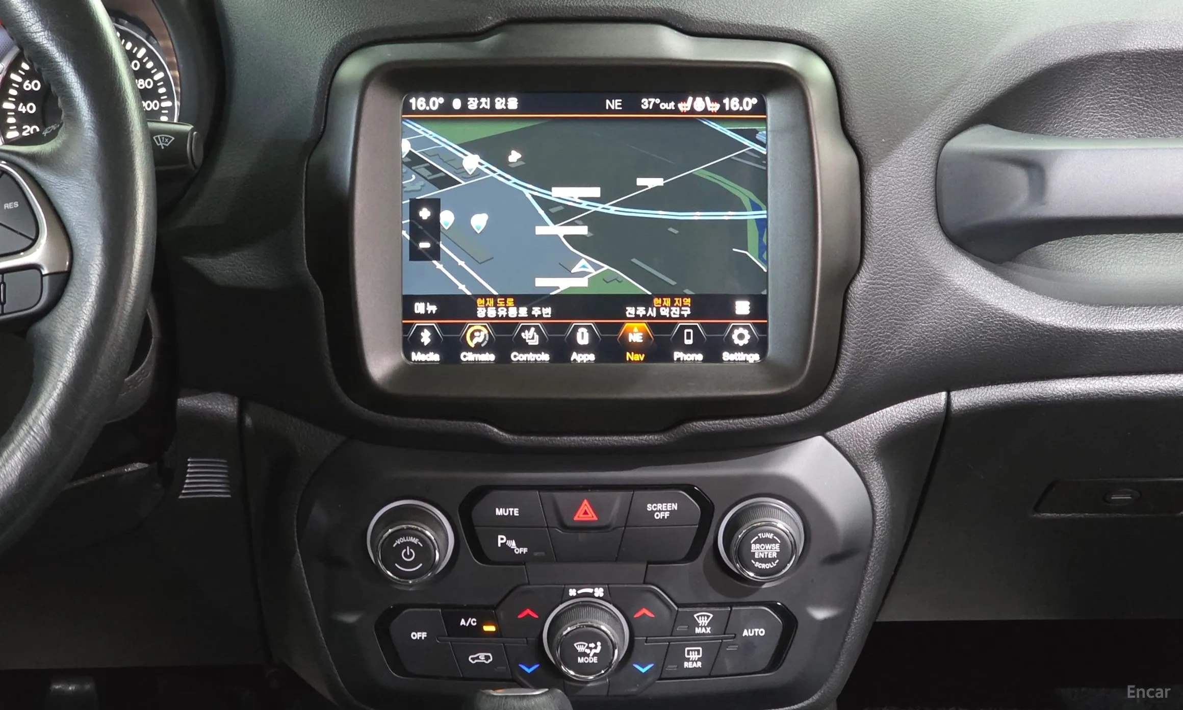 Jeep Renegade превью 16