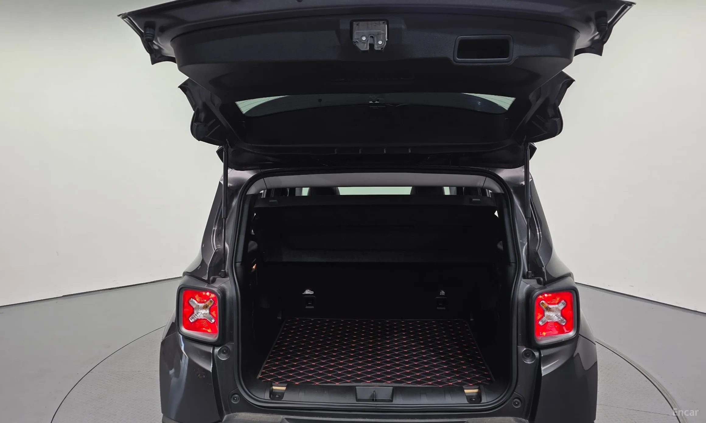 Jeep Renegade превью 20