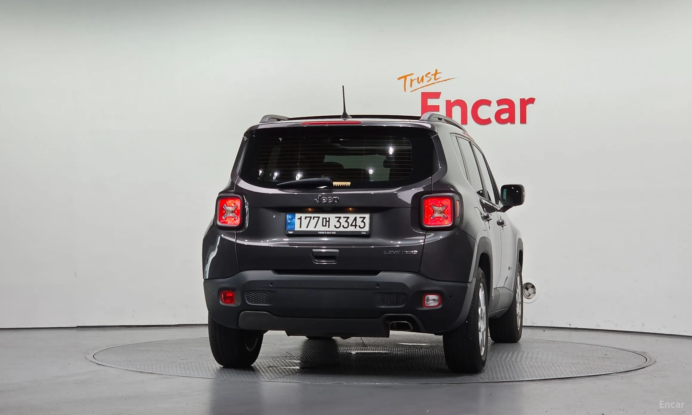 Jeep Renegade превью 4