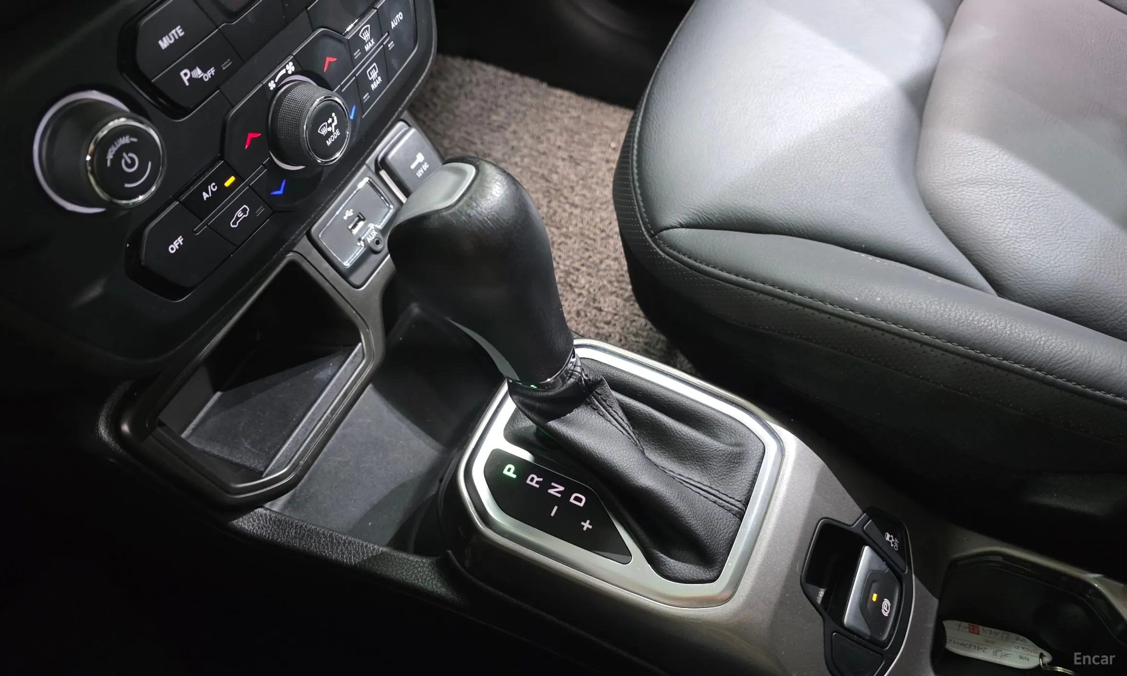 Jeep Renegade превью 9