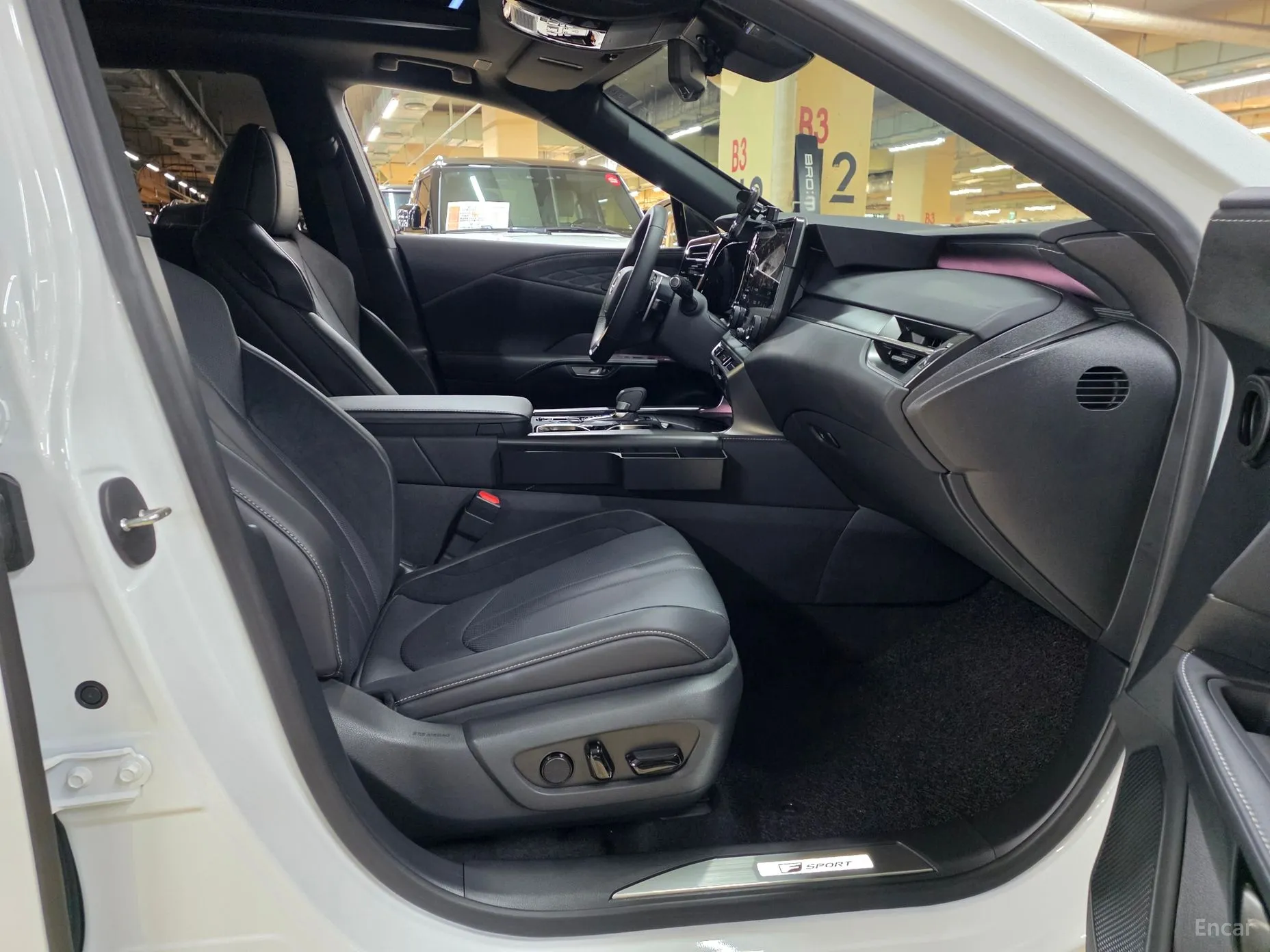 Lexus RX500h 5th Generation превью 14
