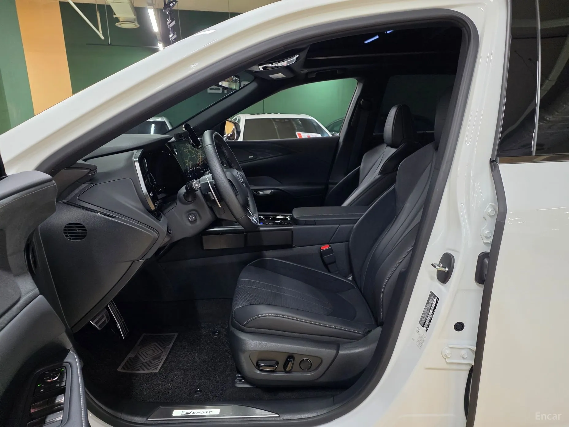 Lexus RX500h 5th Generation превью 8