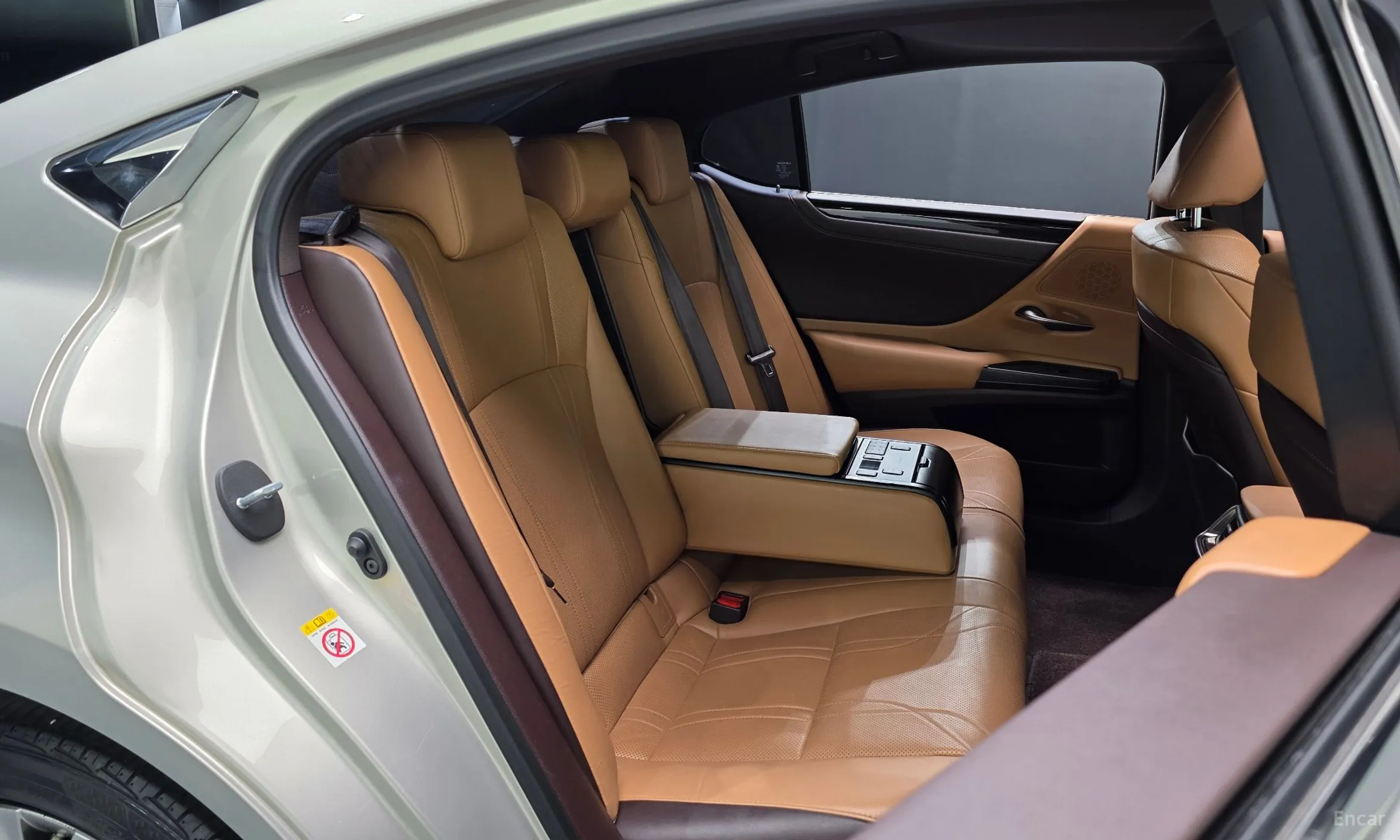 Lexus ES300h 7th Generation превью 11