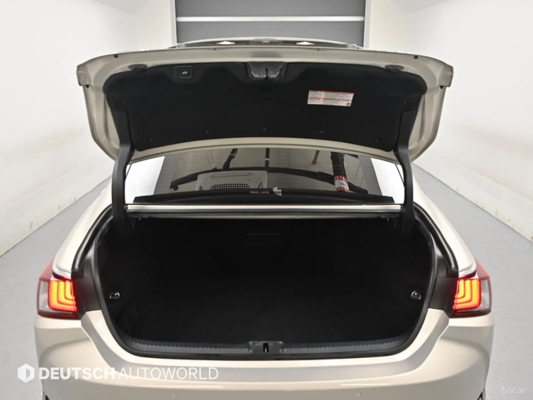Lexus ES300h 7th Generation превью 19