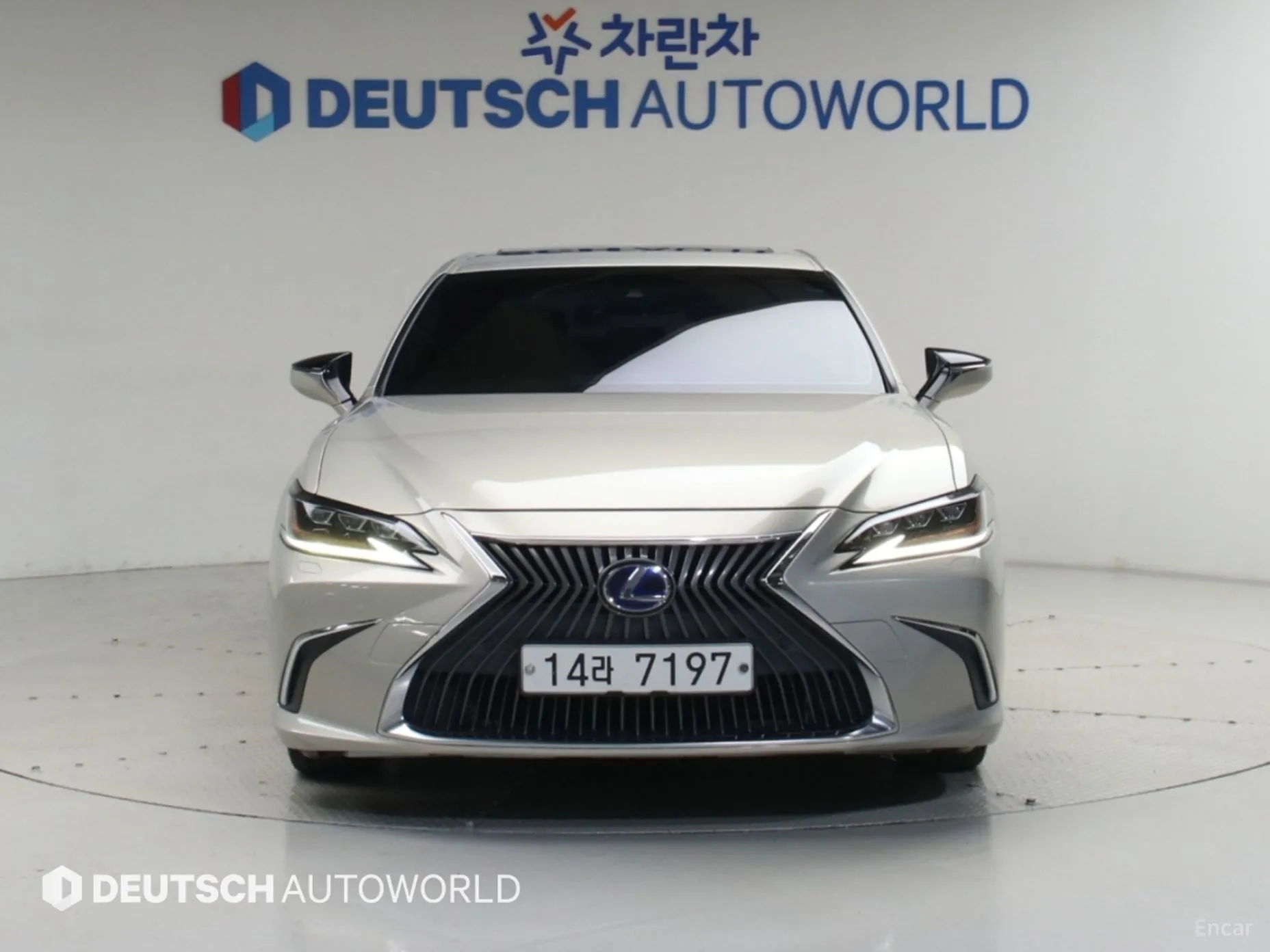 Lexus ES300h 7th Generation превью 3