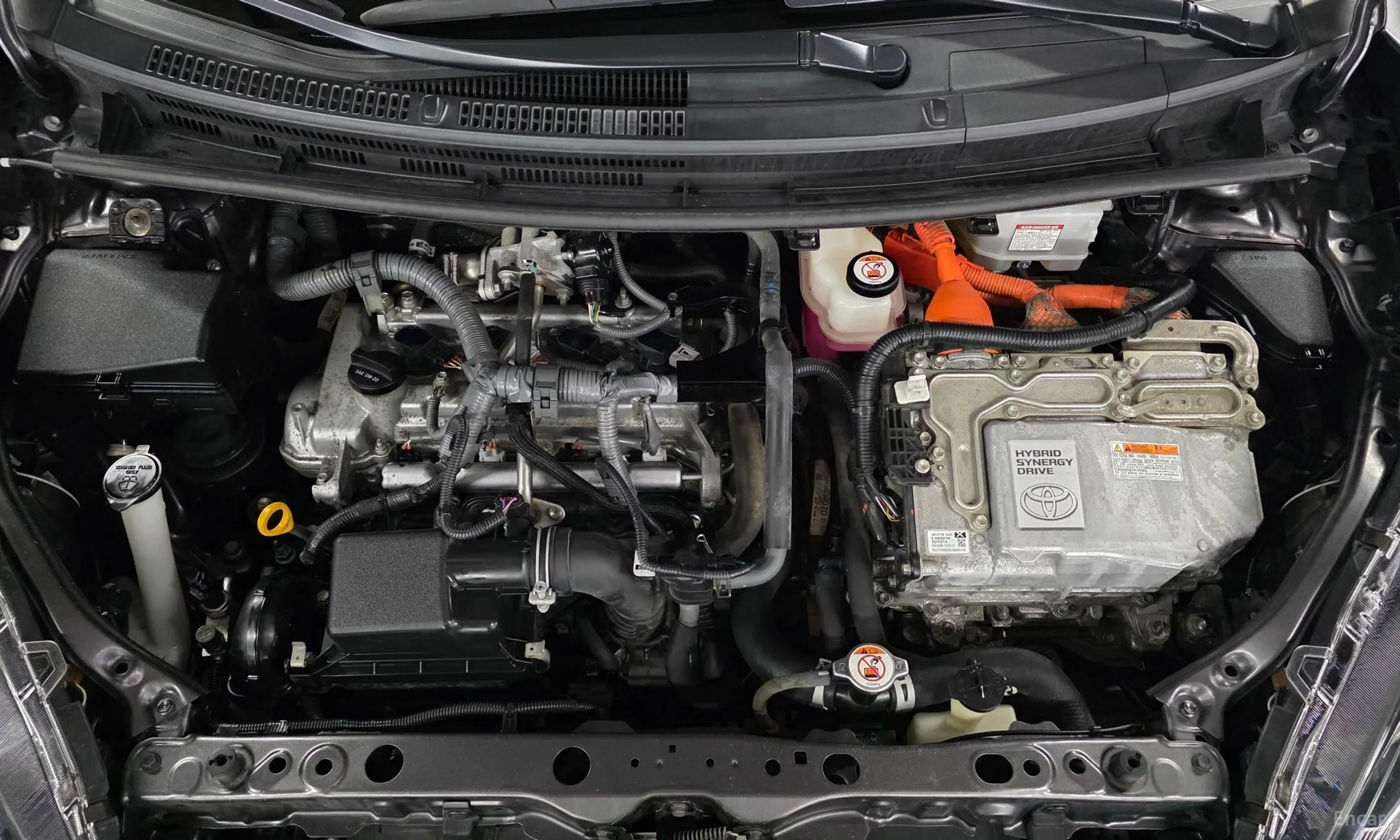 Toyota Prius C превью 11
