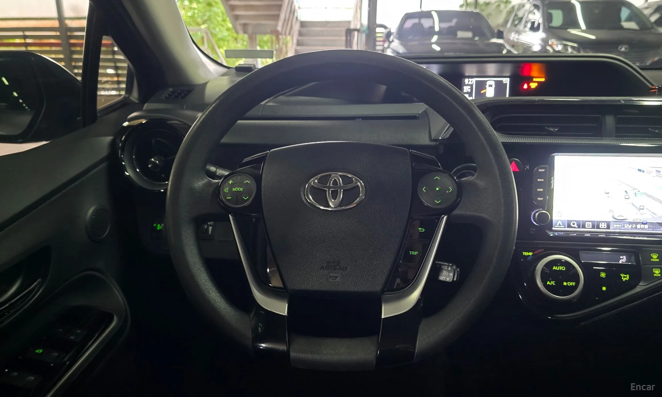 Toyota Prius C превью 8