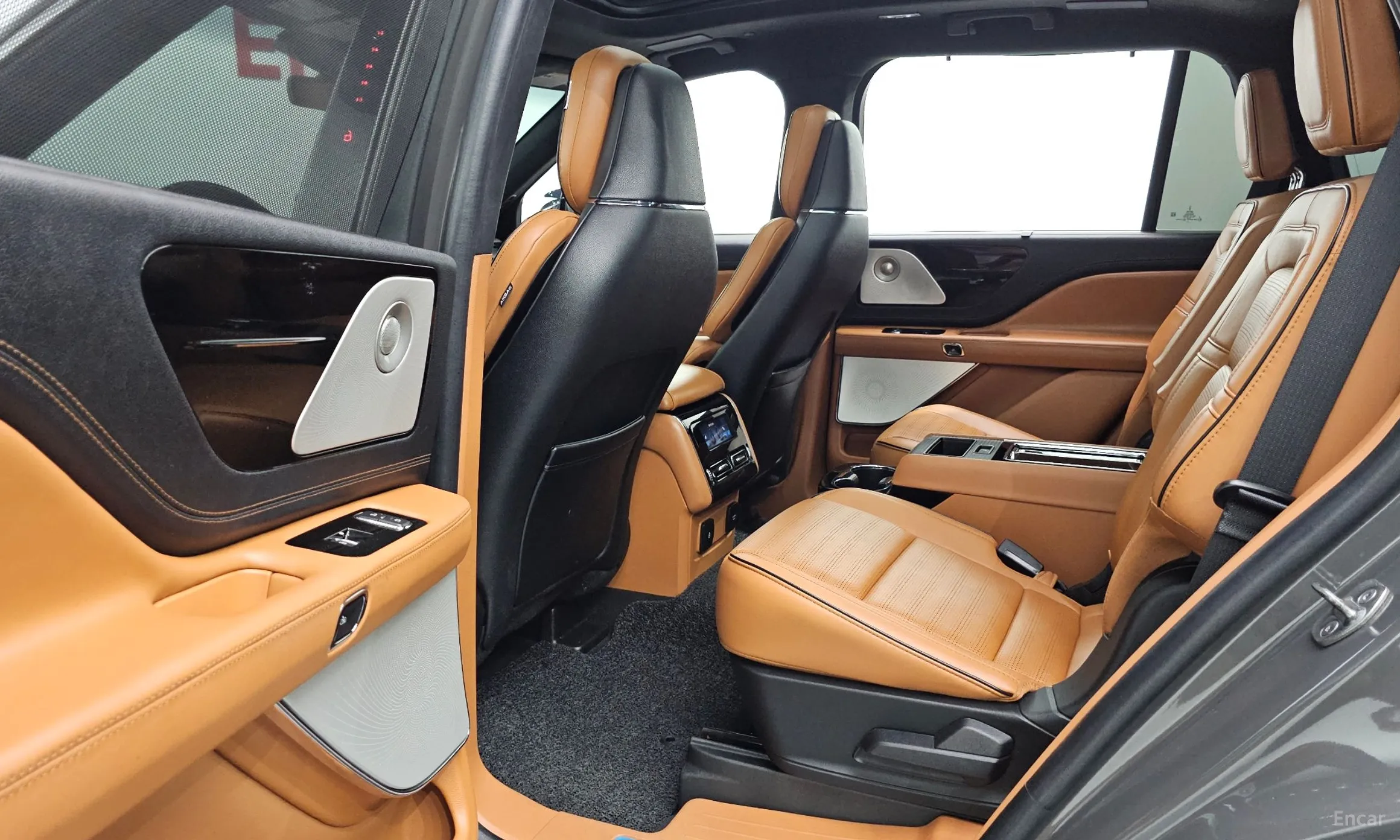 Lincoln Aviator 2nd Generation превью 12