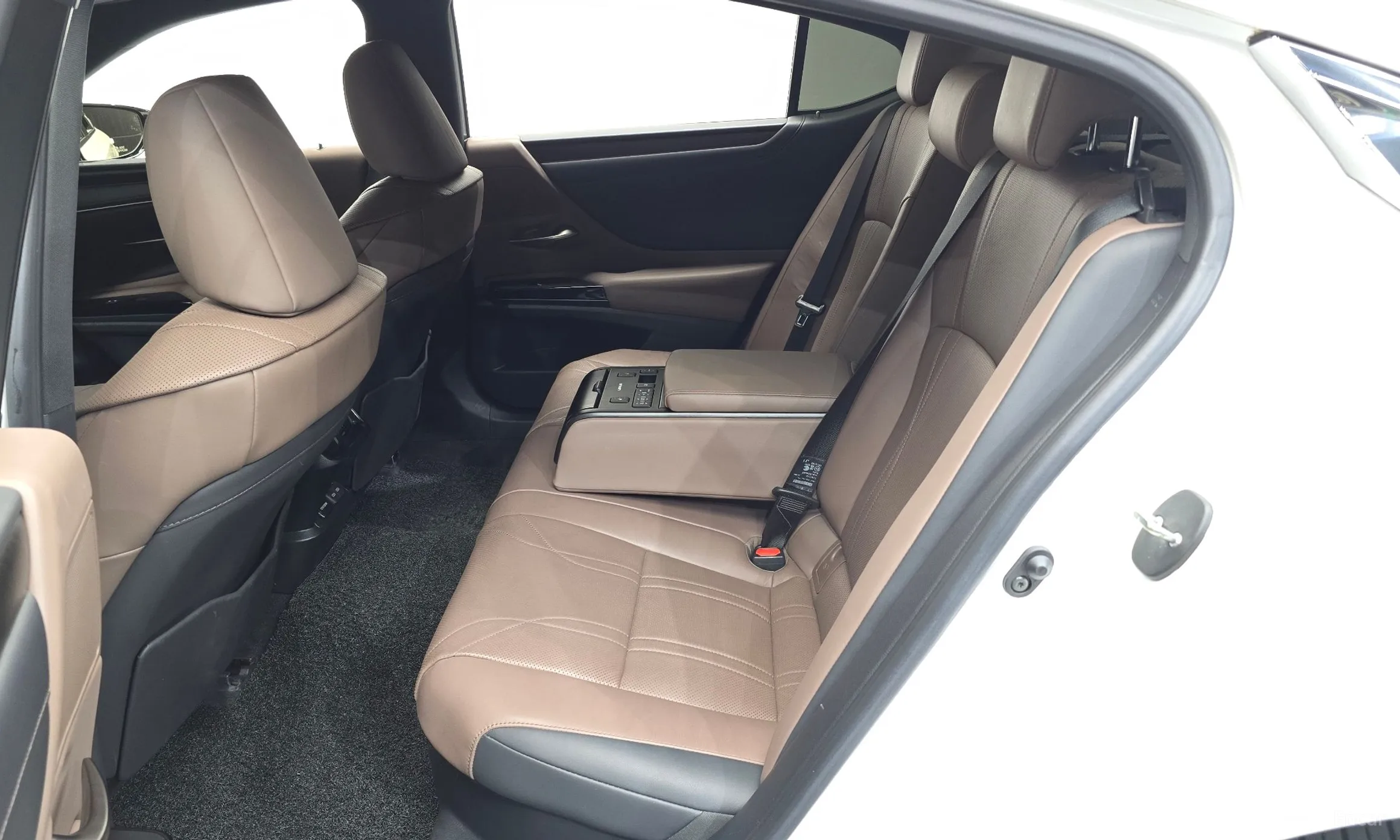 Lexus ES300h 7th Generation превью 11