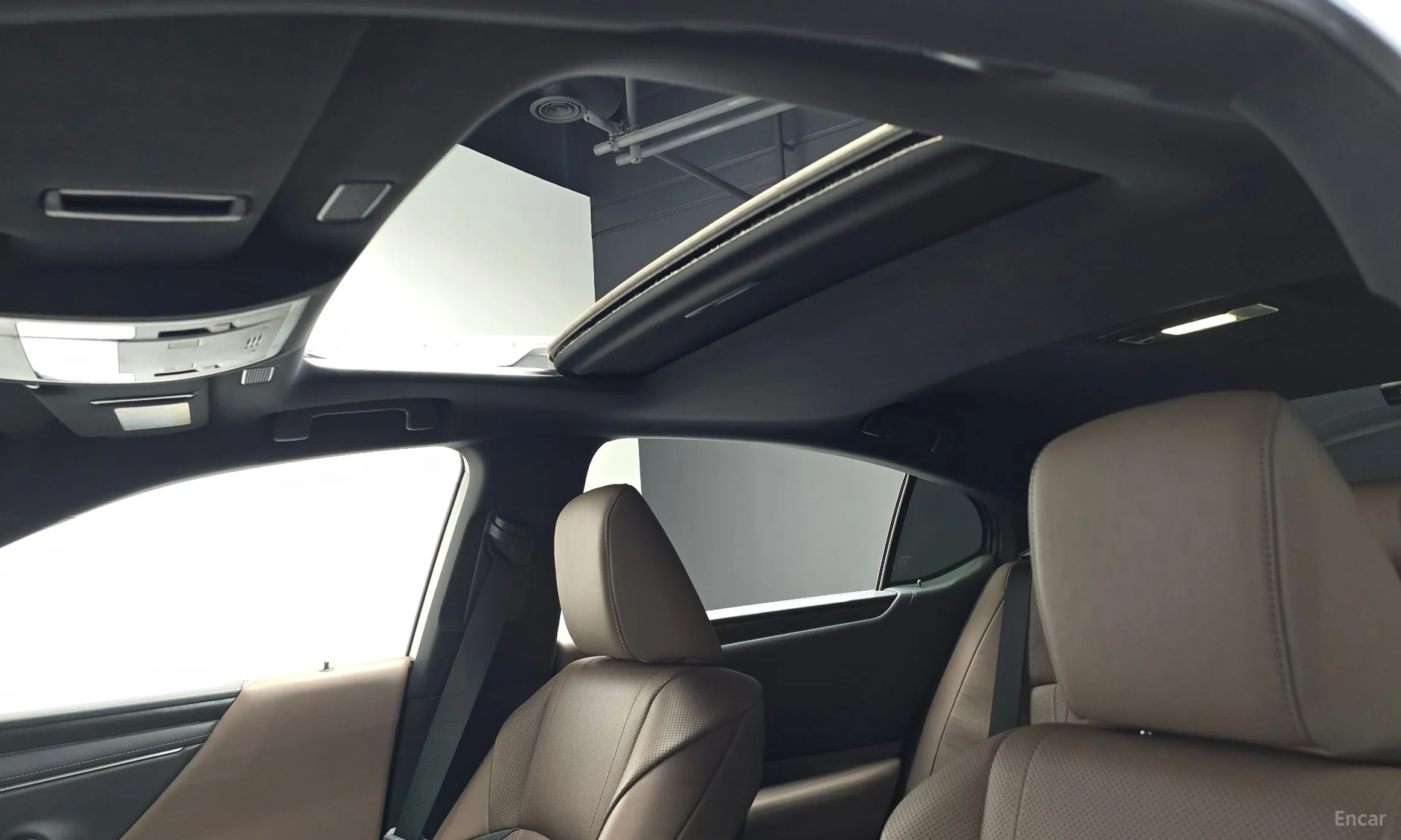 Lexus ES300h 7th Generation превью 17
