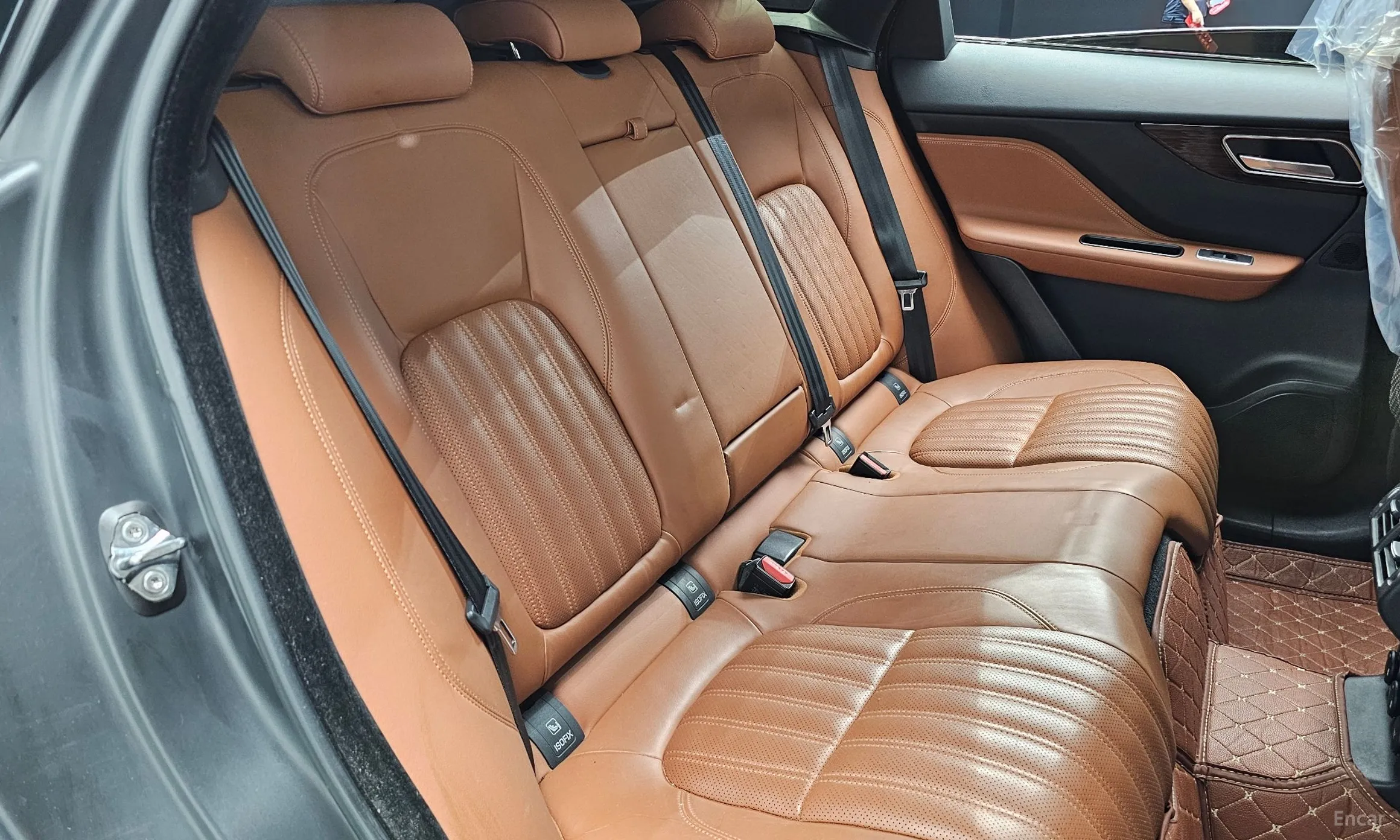 Jaguar F-PACE превью 11