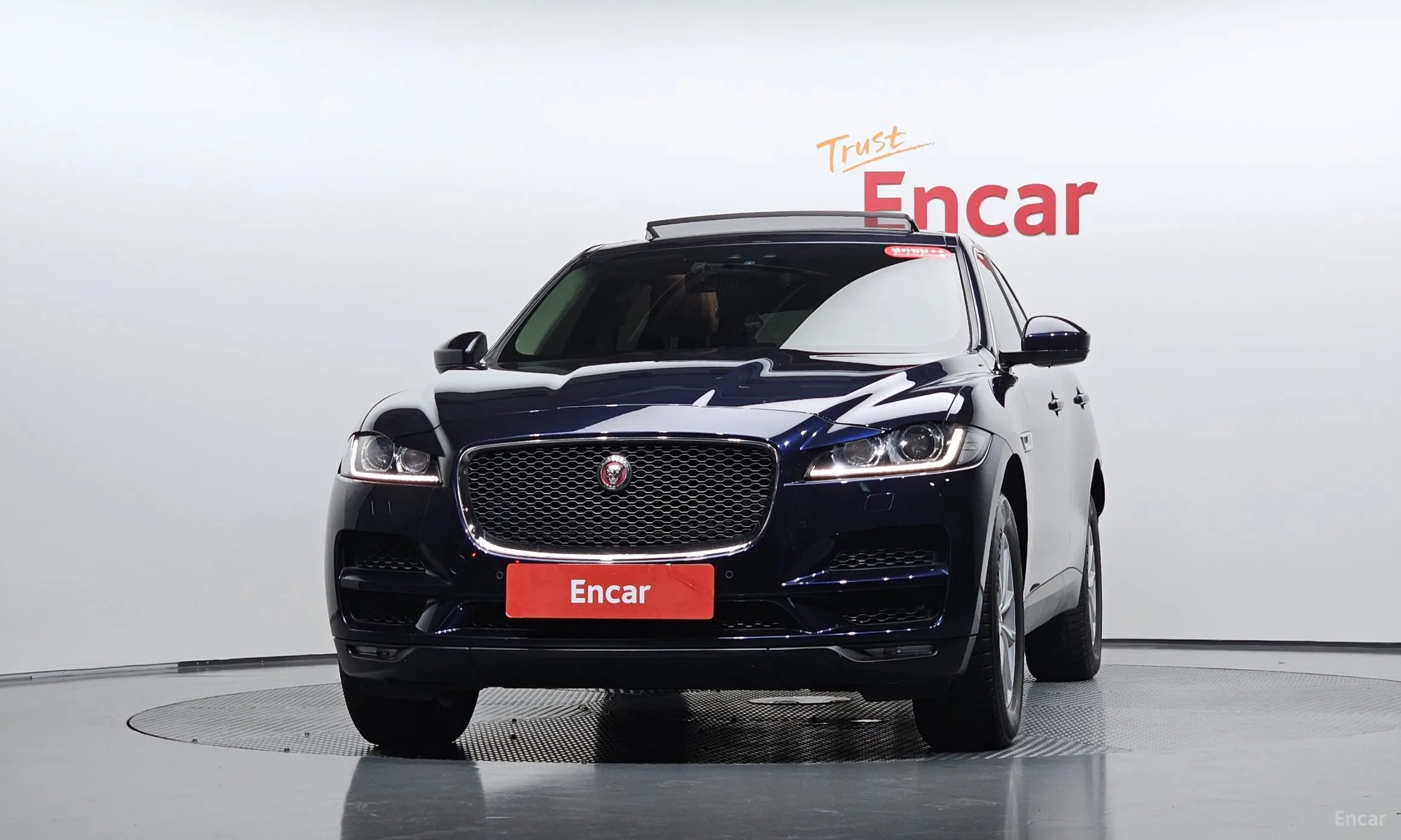 Jaguar F-PACE превью 3
