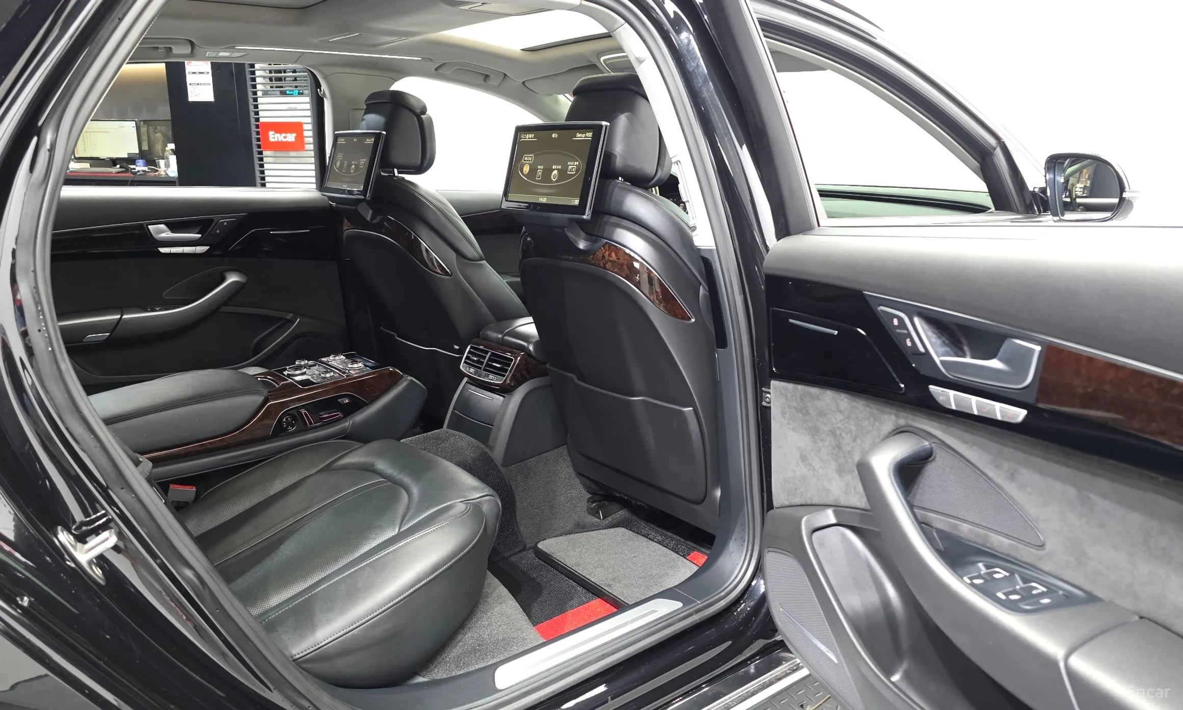 Audi New A8 превью 12