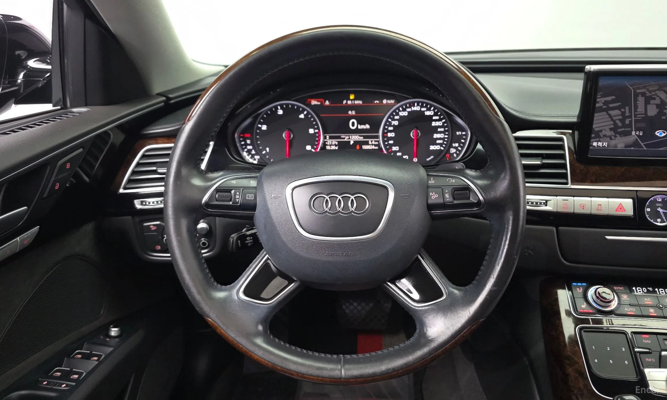 Audi New A8 превью 13