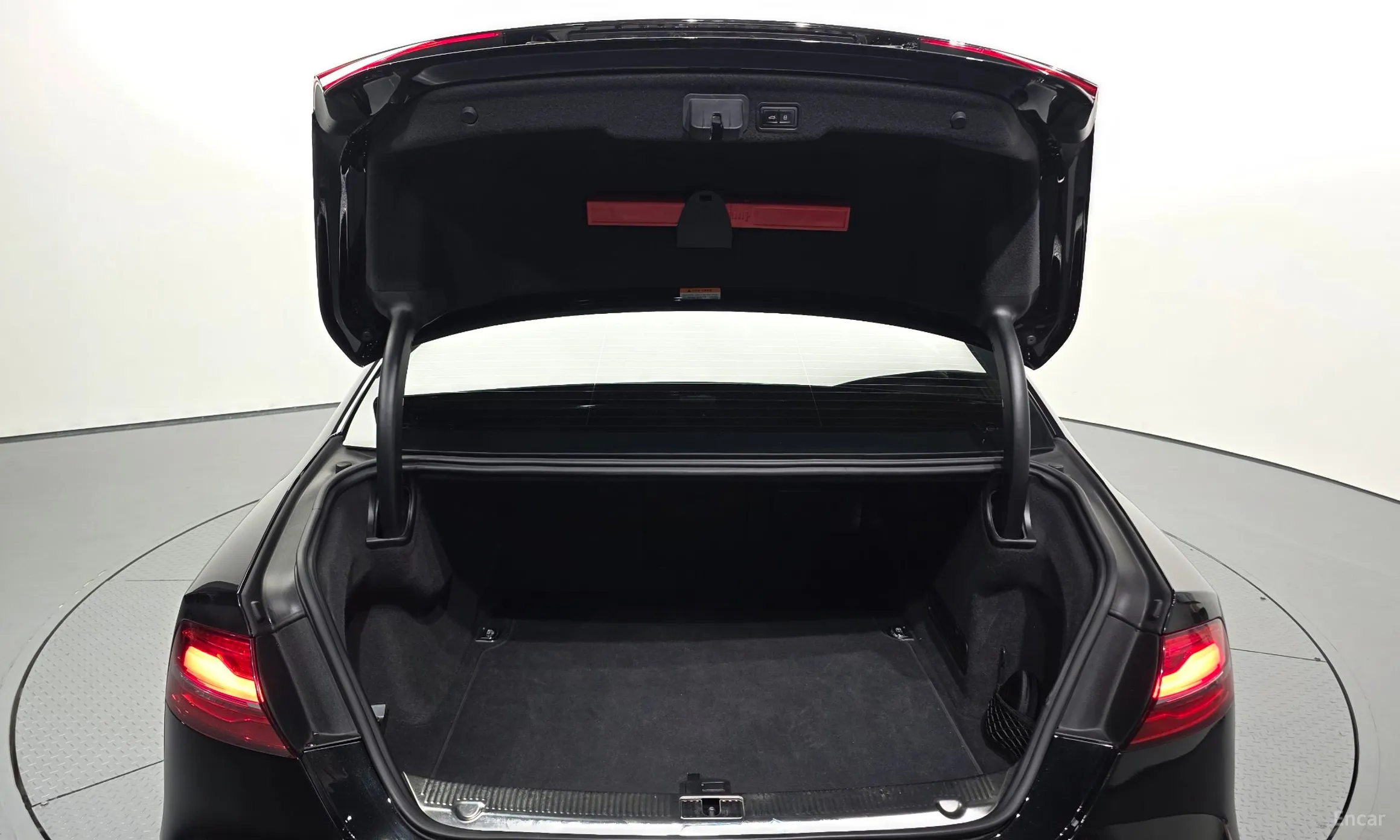 Audi New A8 превью 20