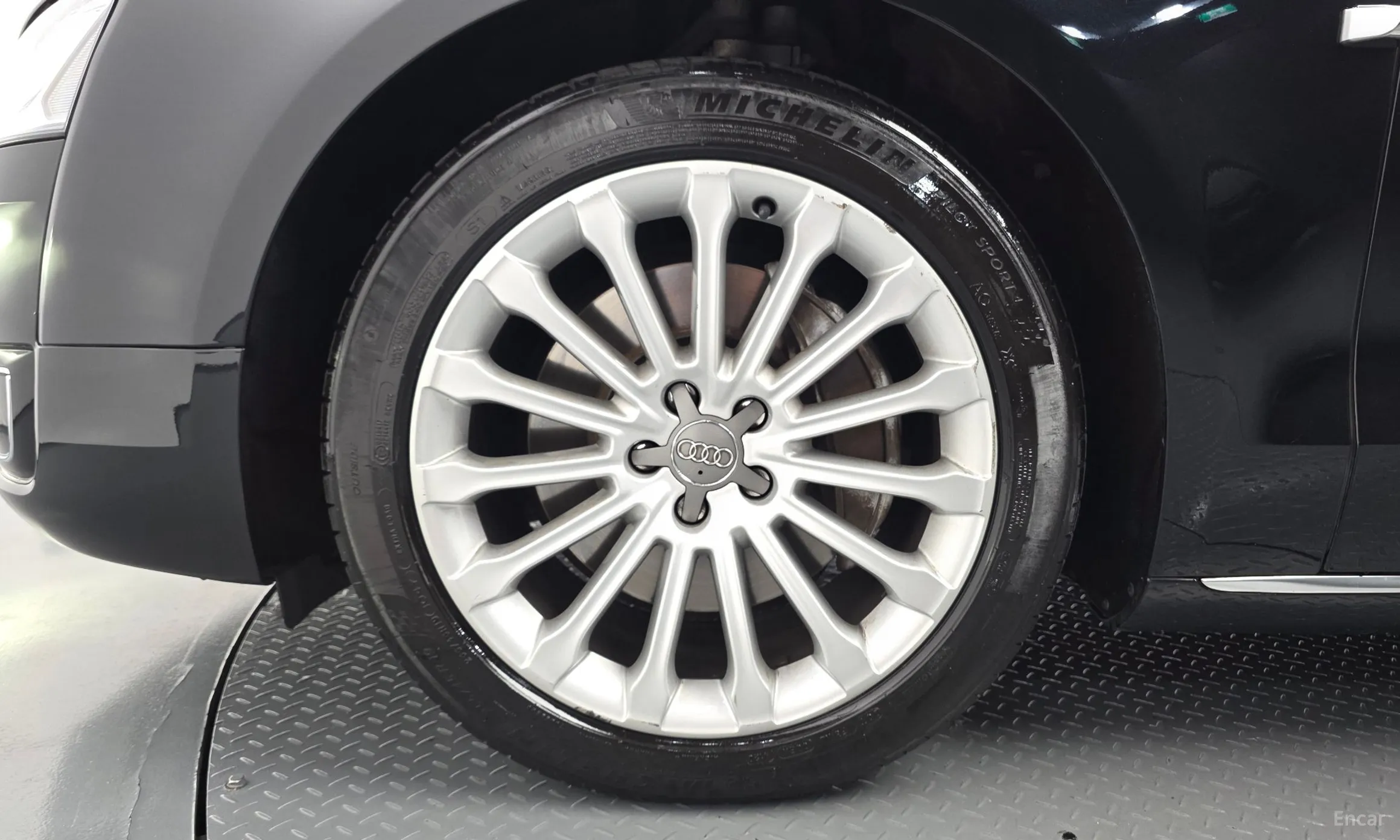 Audi New A8 превью 5