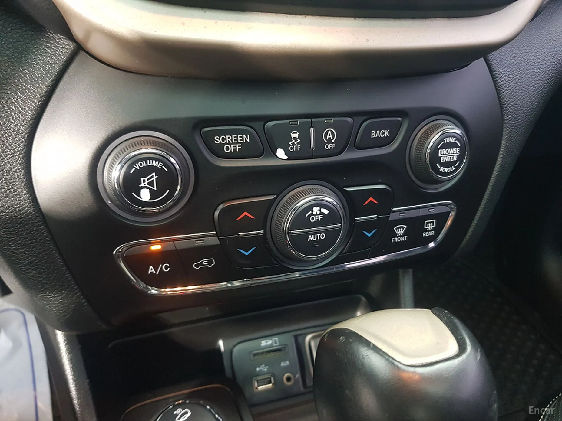 Jeep Cherokee (KL) превью 14