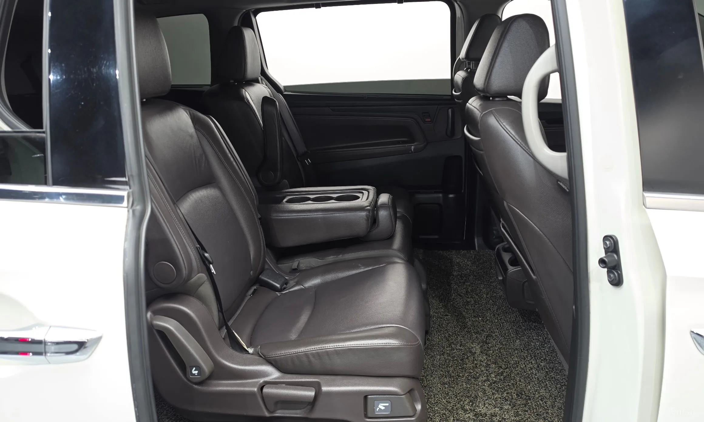 Honda Odyssey превью 11