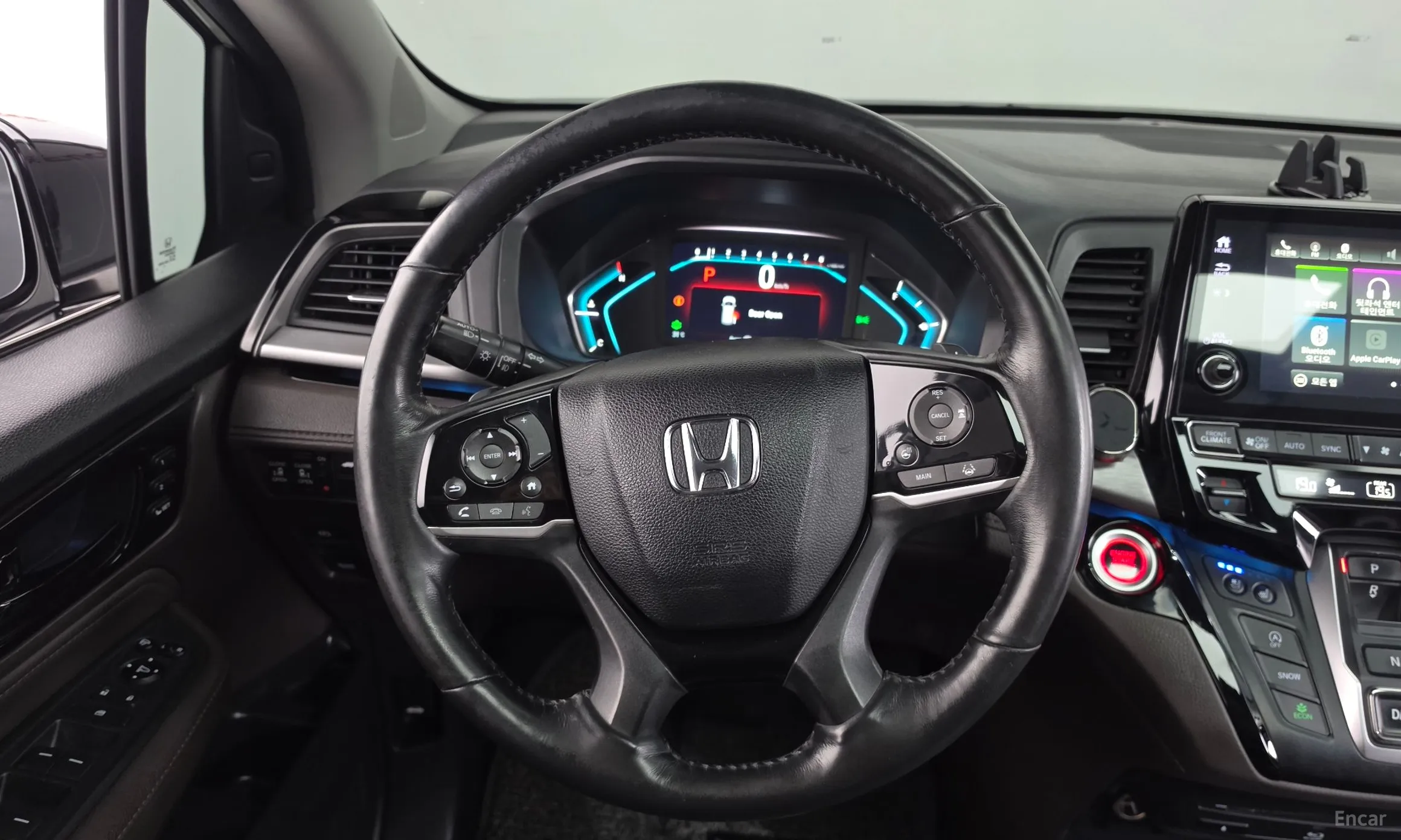 Honda Odyssey превью 15
