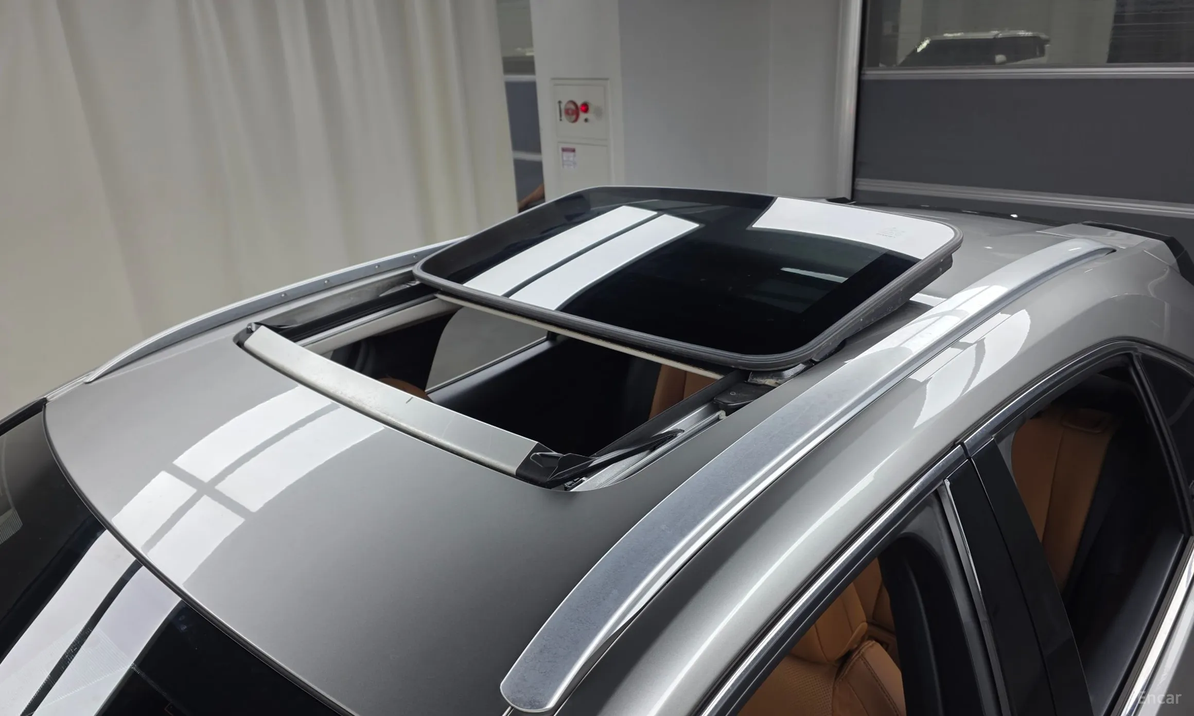 Lexus UX250h превью 16