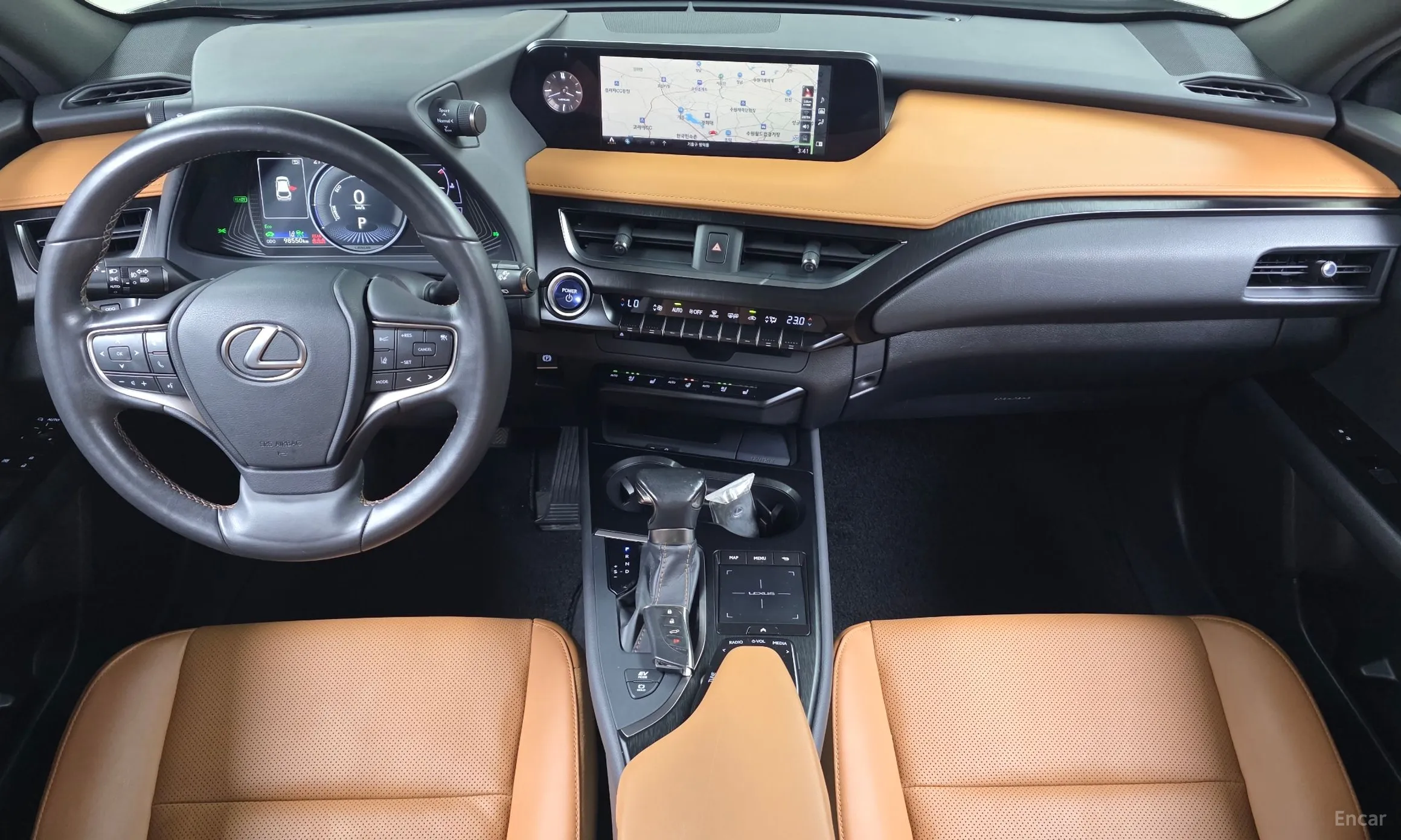 Lexus UX250h превью 7