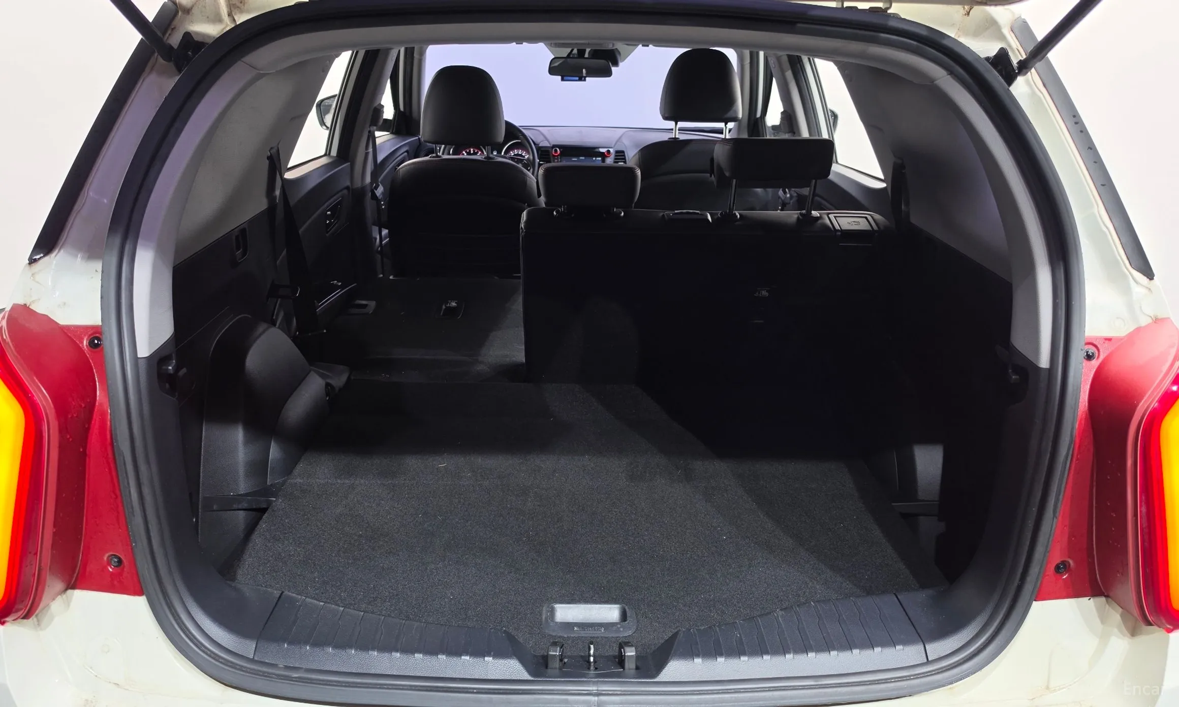 KG Mobility (SsangYong) Tivoli Air превью 19