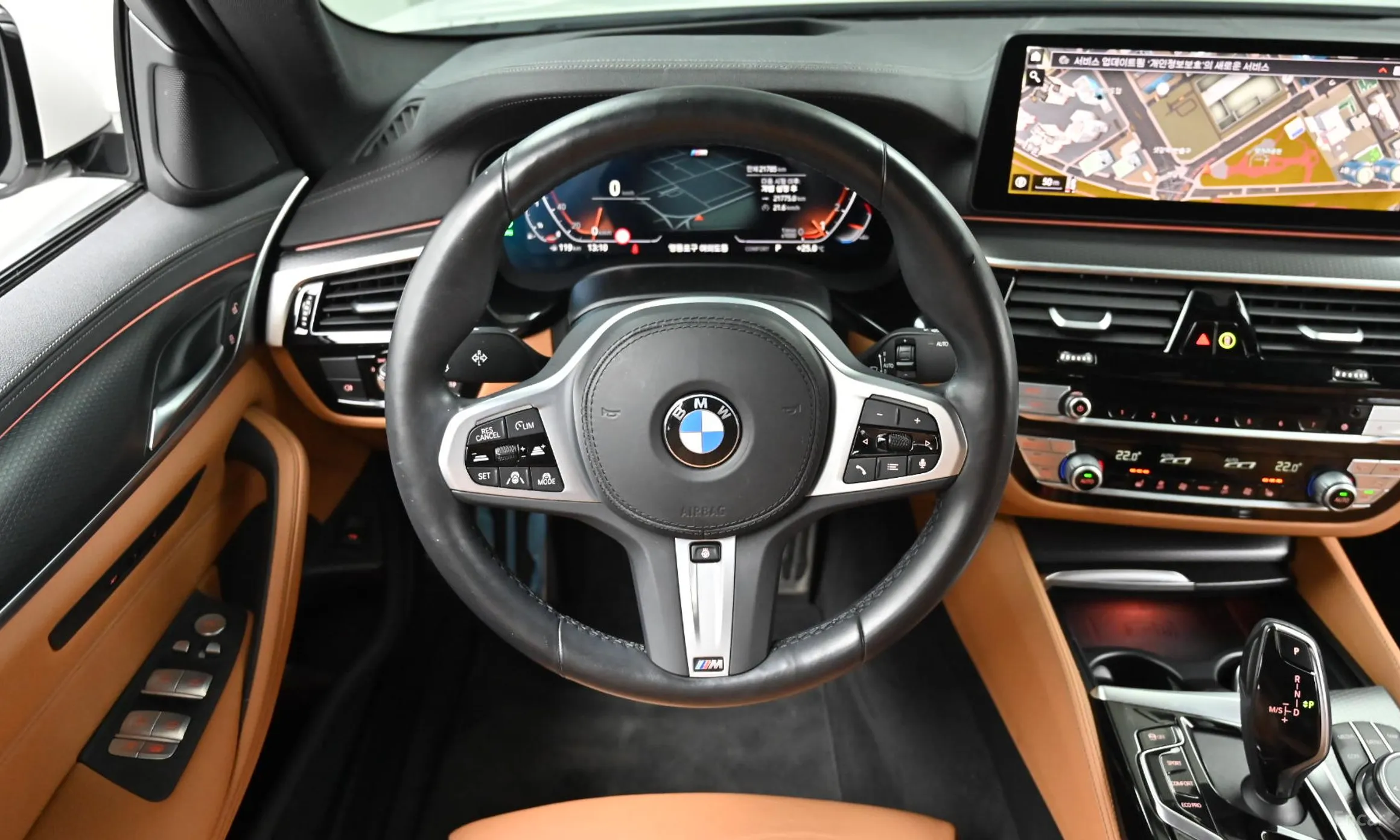 BMW 5 Series (G30) превью 13