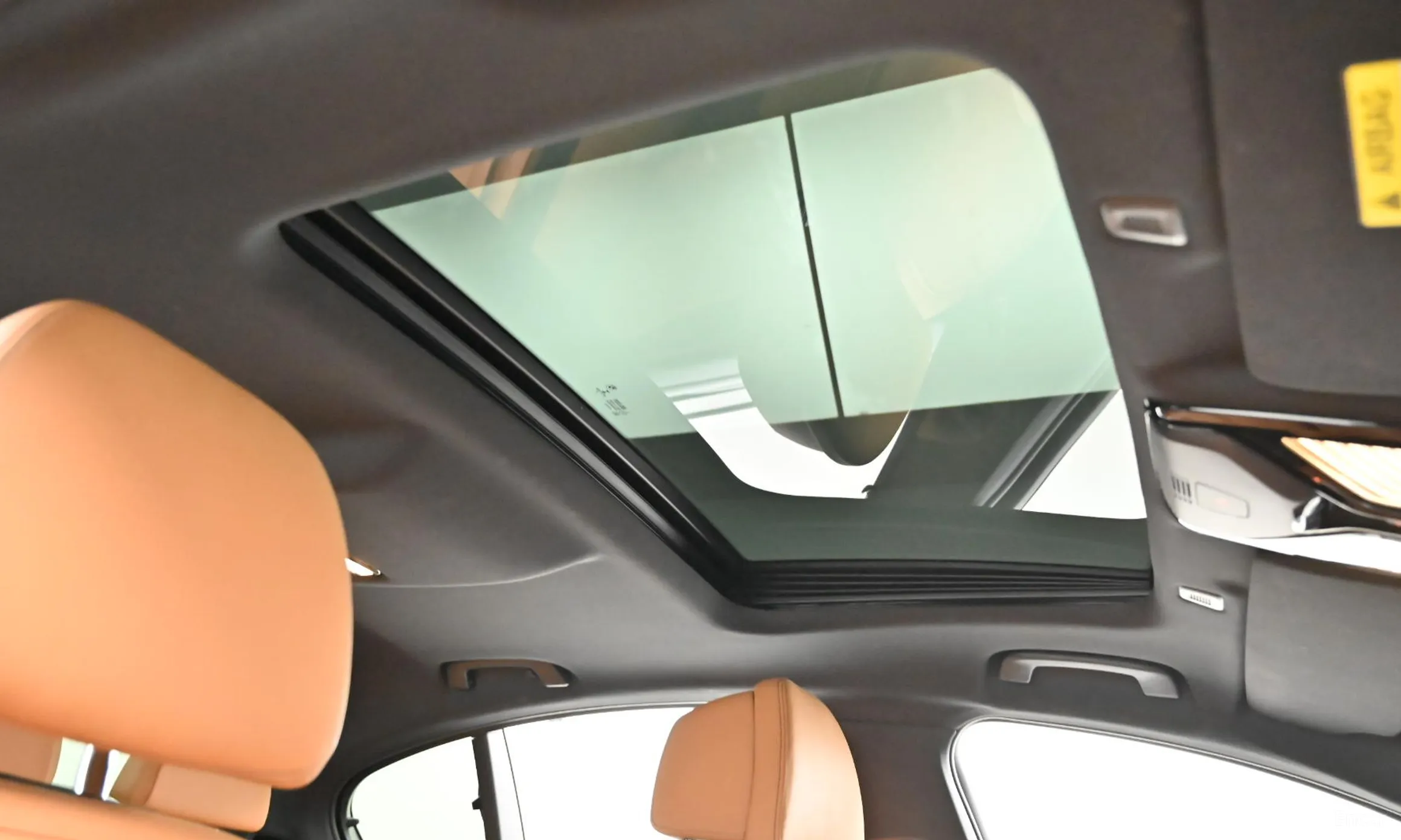 BMW 5 Series (G30) превью 19
