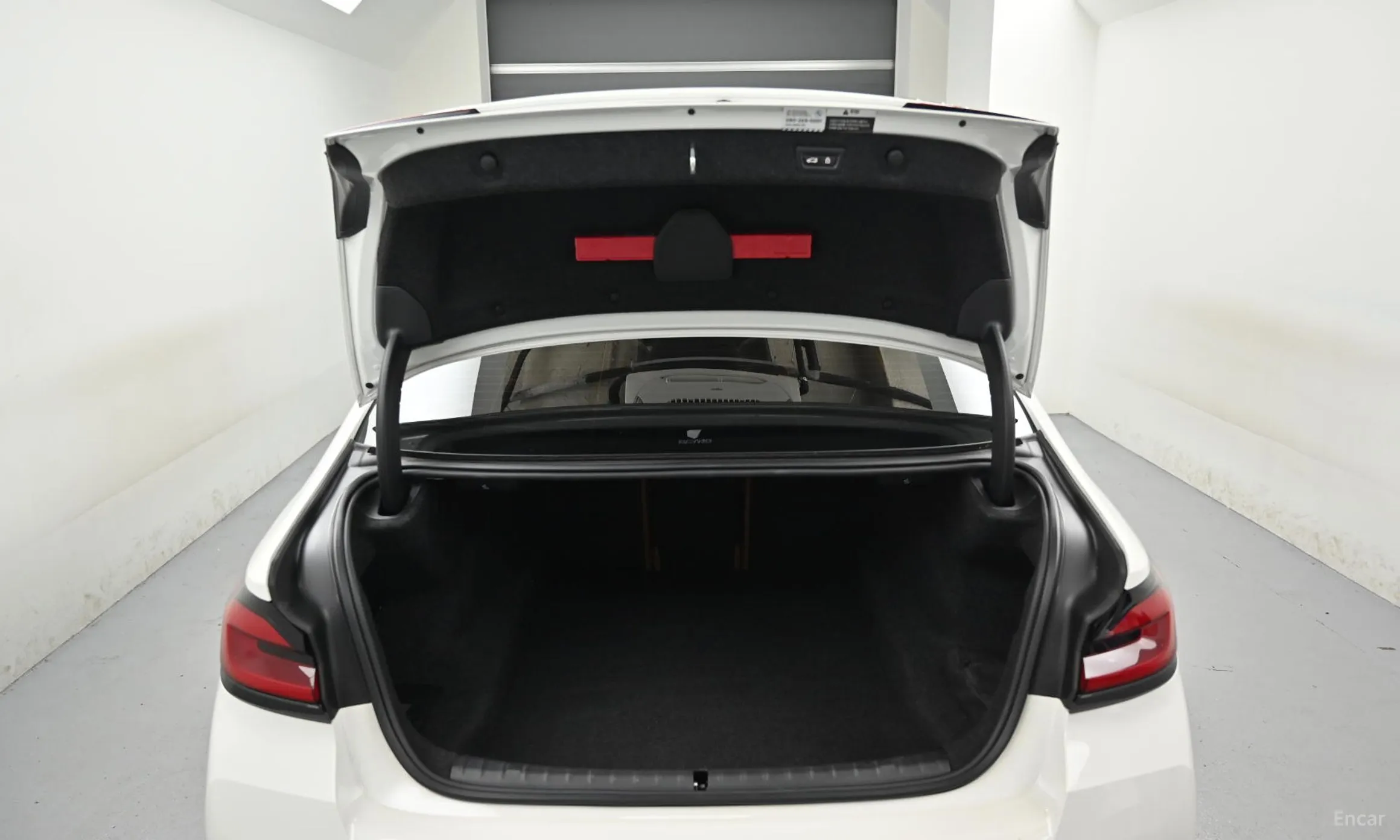 BMW 5 Series (G30) превью 20