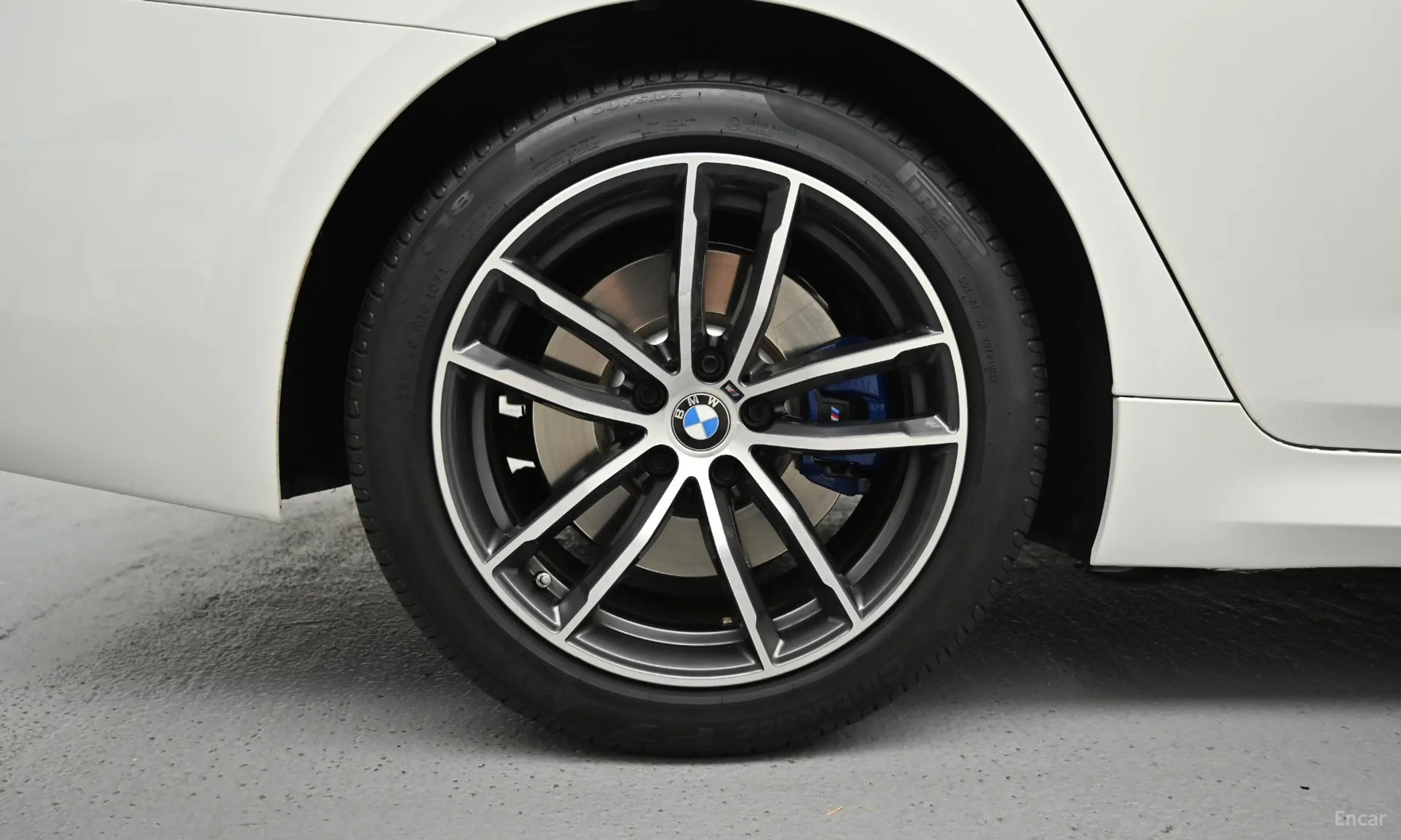 BMW 5 Series (G30) превью 5