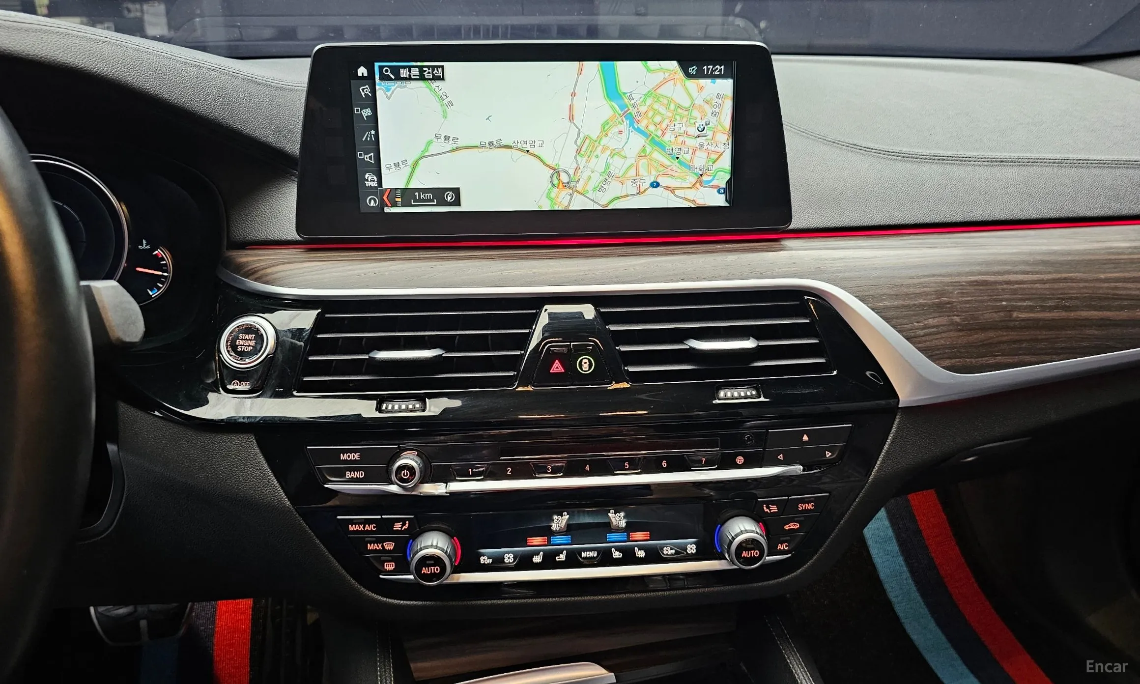 BMW 5 Series (G30) превью 13