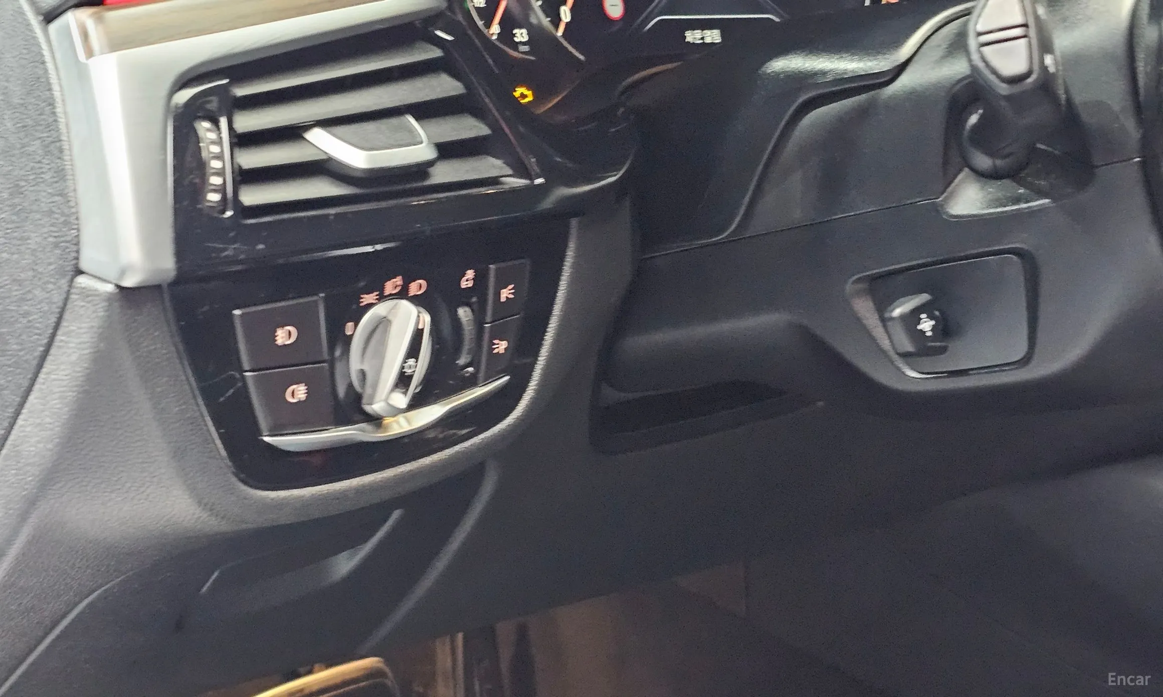 BMW 5 Series (G30) превью 15