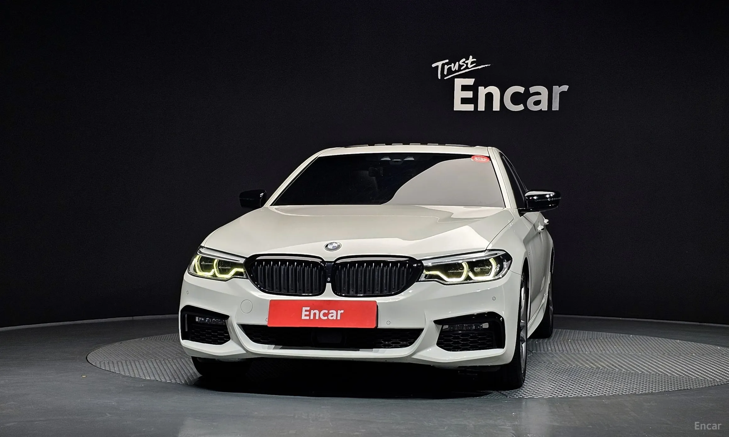 BMW 5 Series (G30) превью 3
