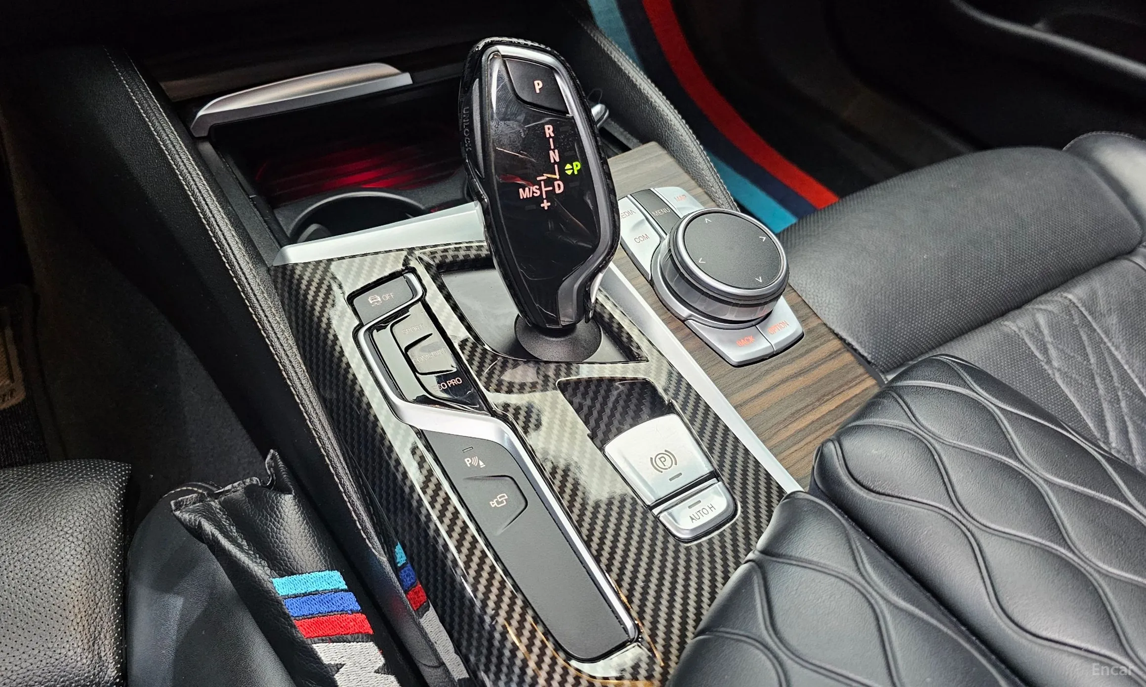 BMW 5 Series (G30) превью 9