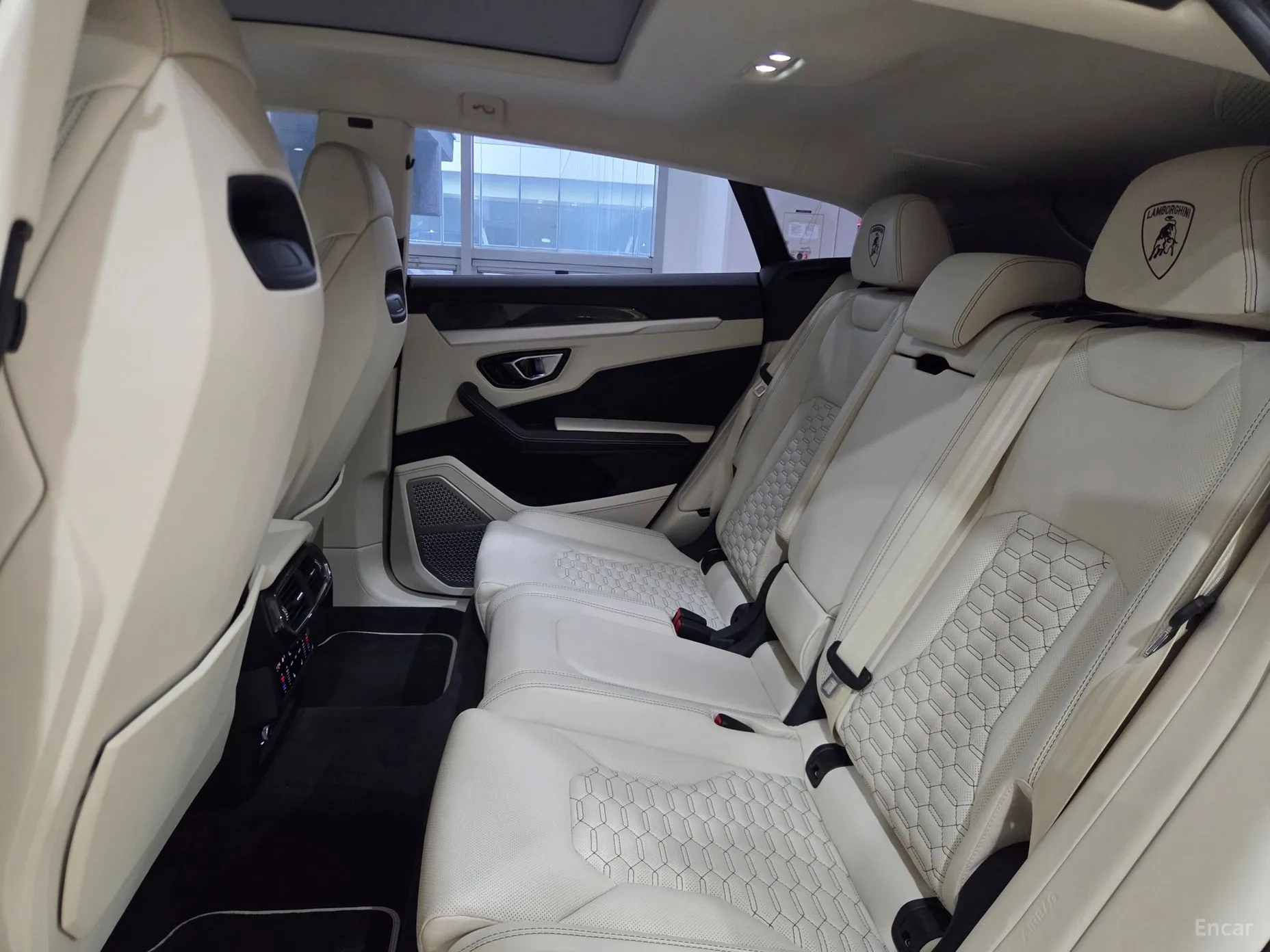 Lamborghini Urus превью 9
